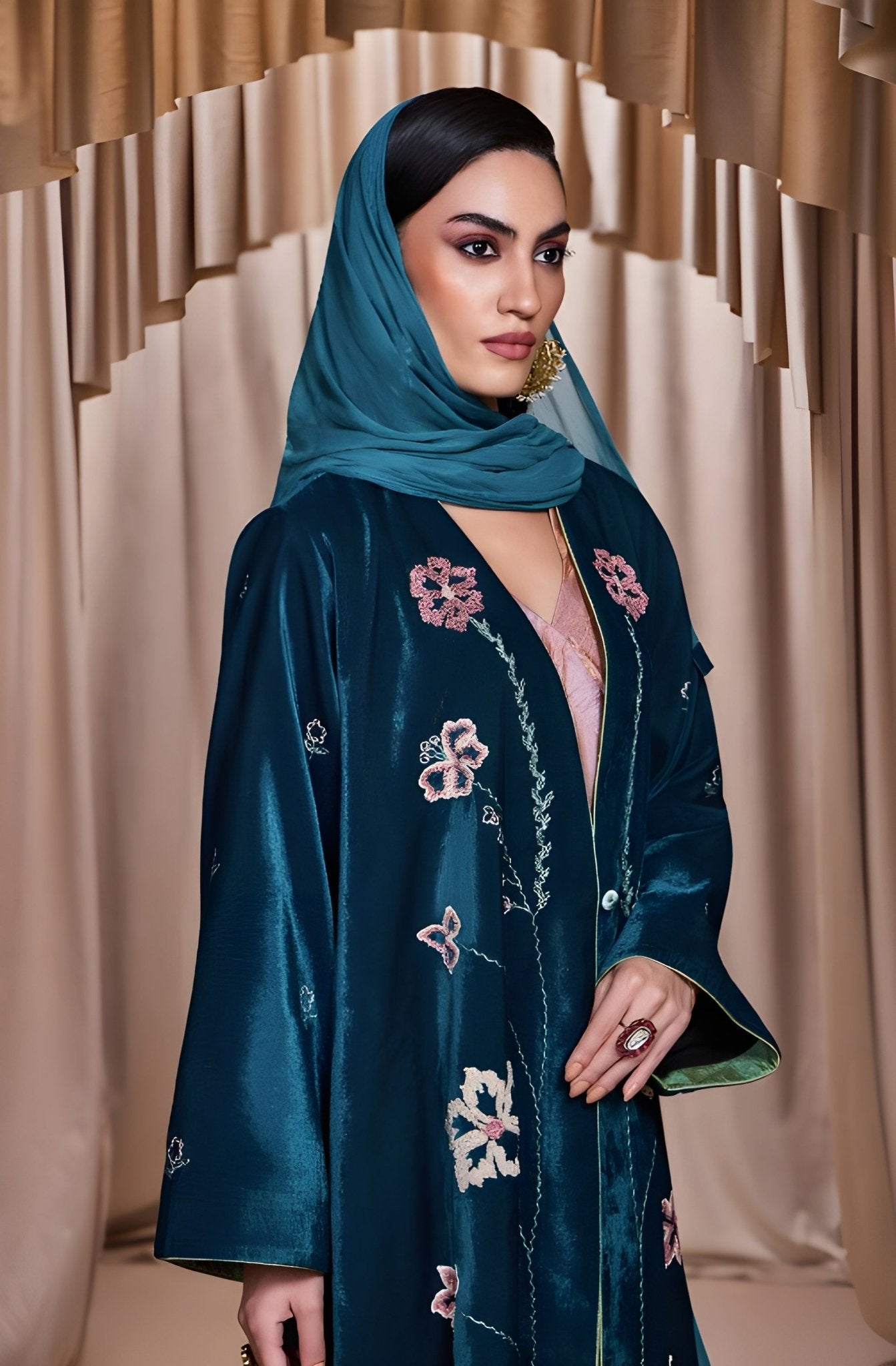 EMIRA ABAYA SET - AMORE MIO BY HITU - MIRA Y MANO