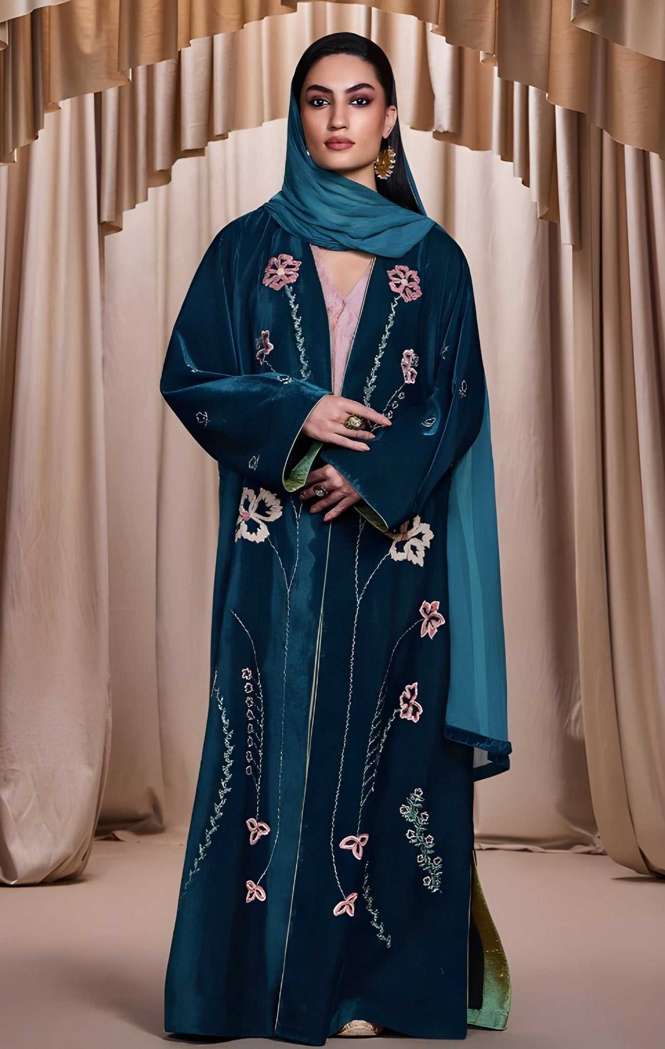 EMIRA ABAYA SET - AMORE MIO BY HITU - MIRA Y MANO
