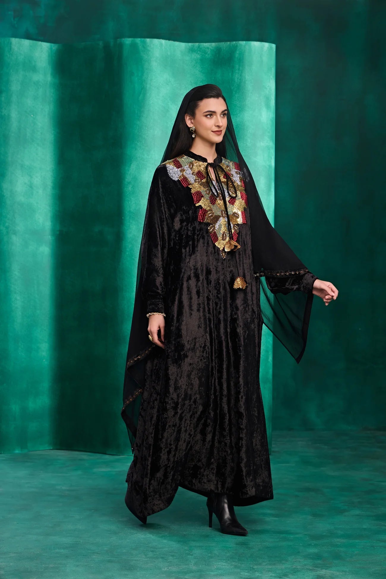 HAWA JALABIAH - AMORE MIO BY HITU - MIRA Y MANO