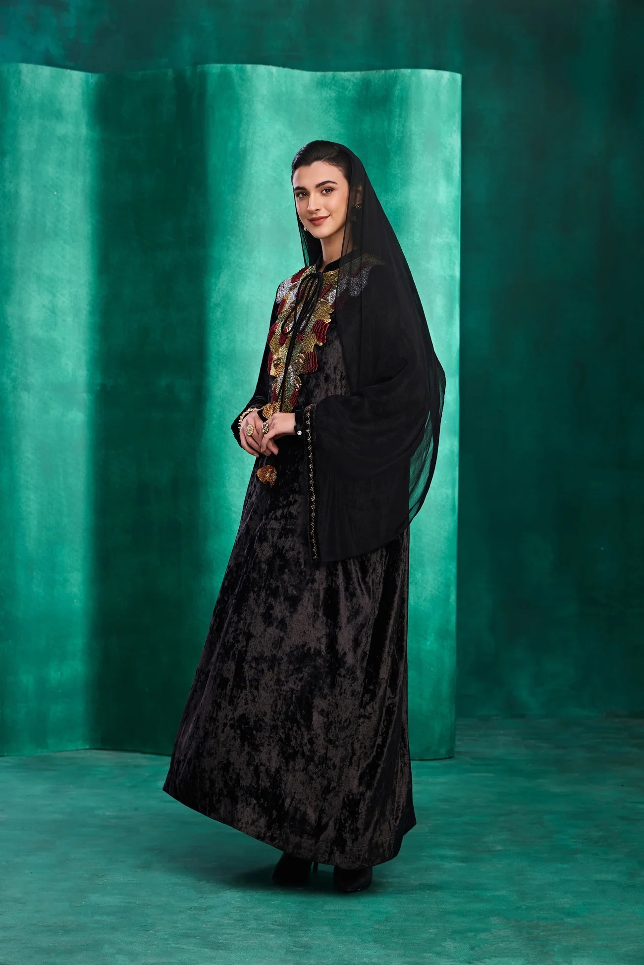 HAWA JALABIAH - AMORE MIO BY HITU - MIRA Y MANO