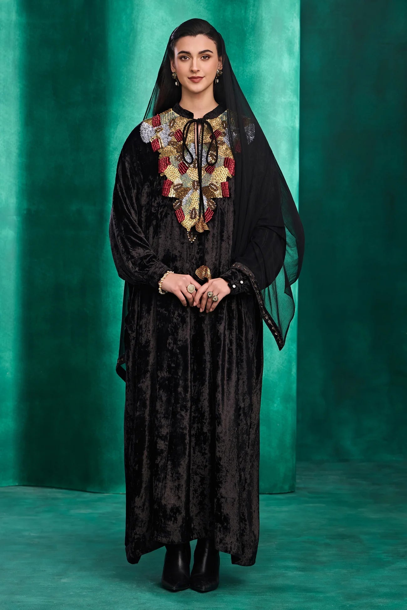 HAWA JALABIAH - AMORE MIO BY HITU - MIRA Y MANO