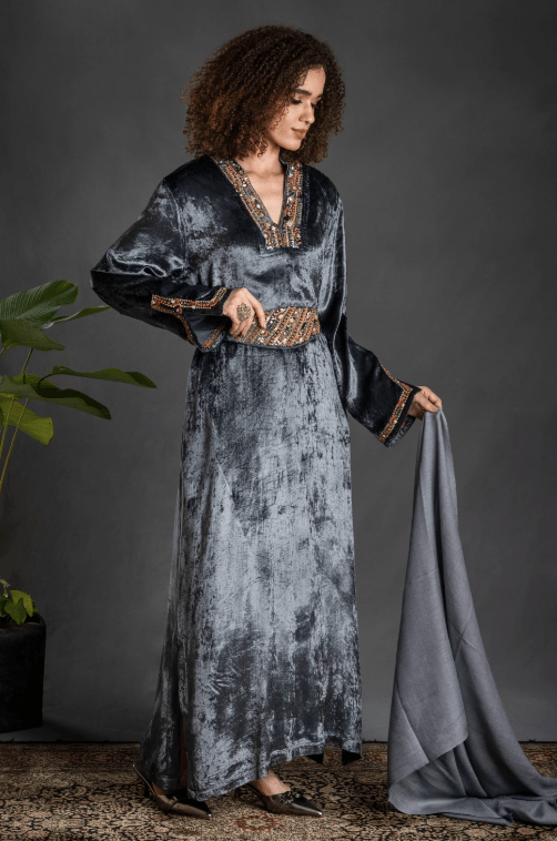 ISRA JALABIAH - AMORE MIO BY HITU - MIRA Y MANO