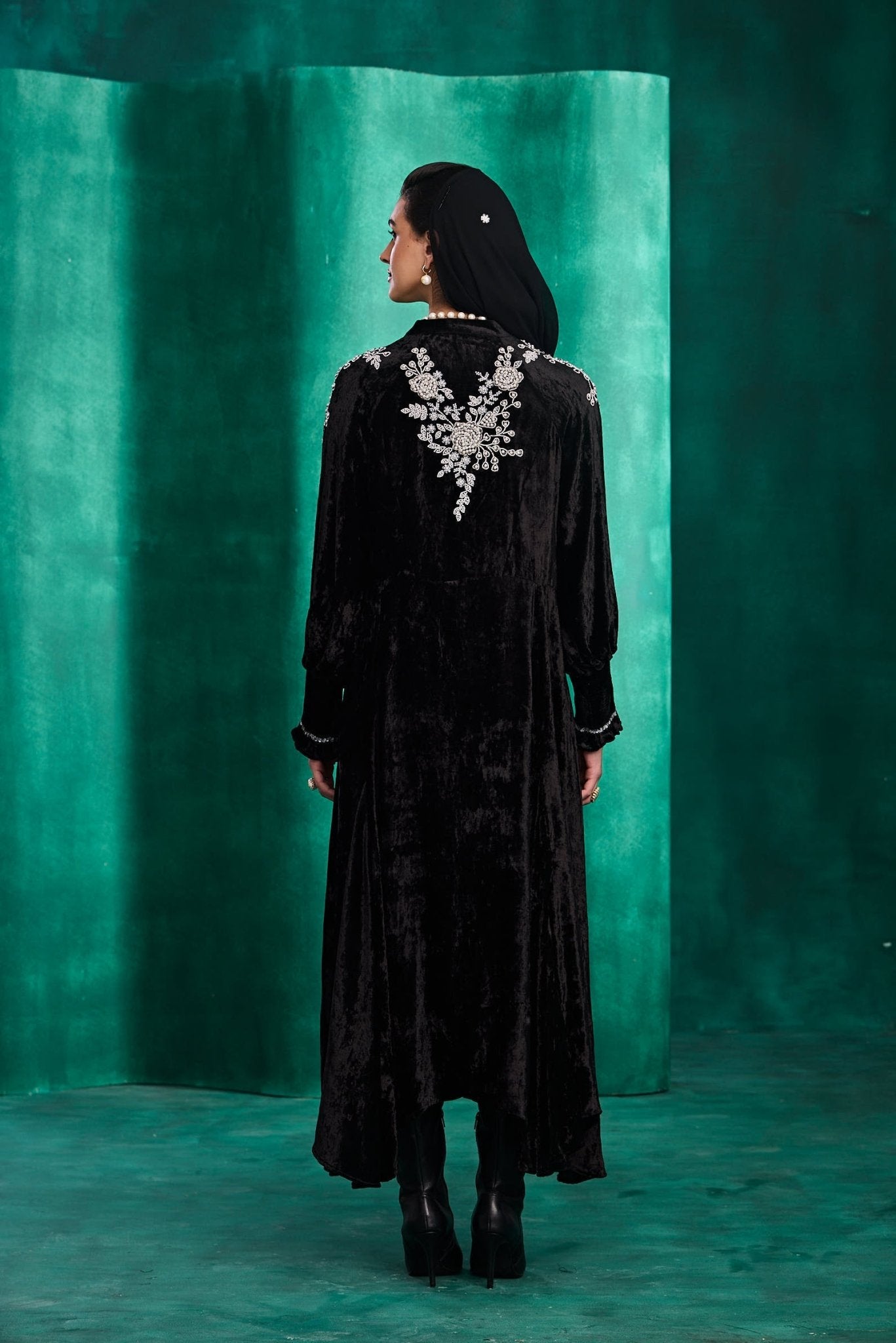 LN - 13 JALABIAH - AMORE MIO BY HITU - MIRA Y MANO