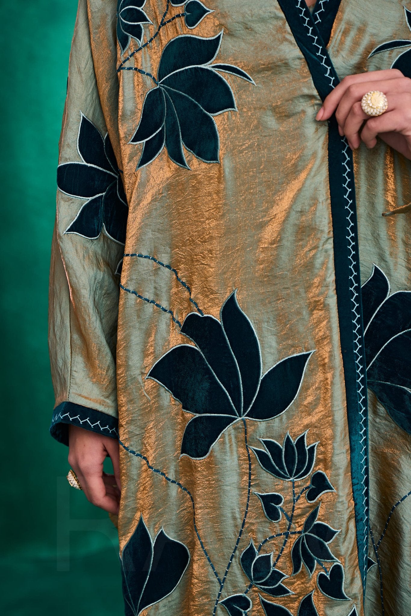 LN - 14 ABAYA SET - AMORE MIO BY HITU - MIRA Y MANO