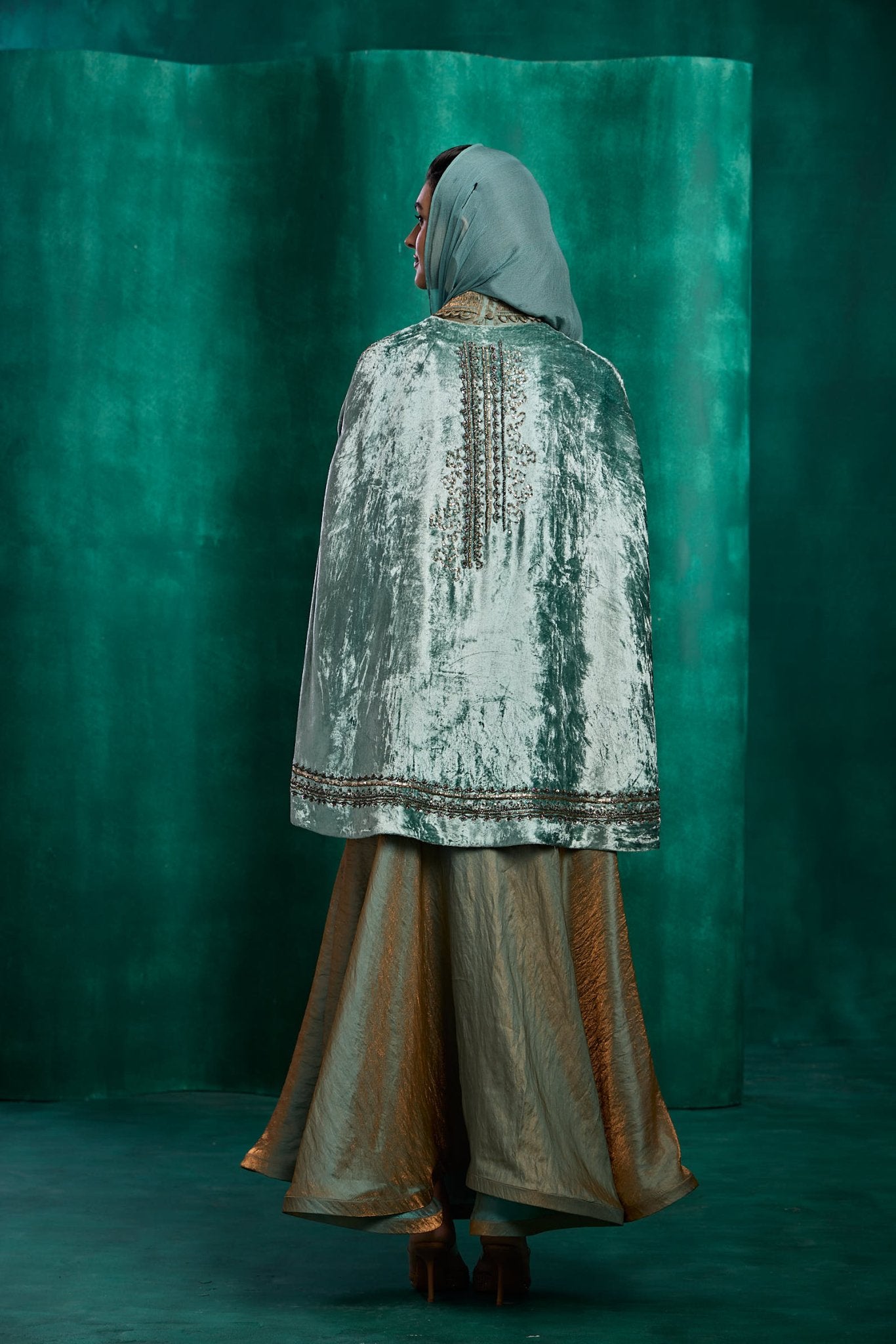 LN - 18 DRESS - AMORE MIO BY HITU - MIRA Y MANO