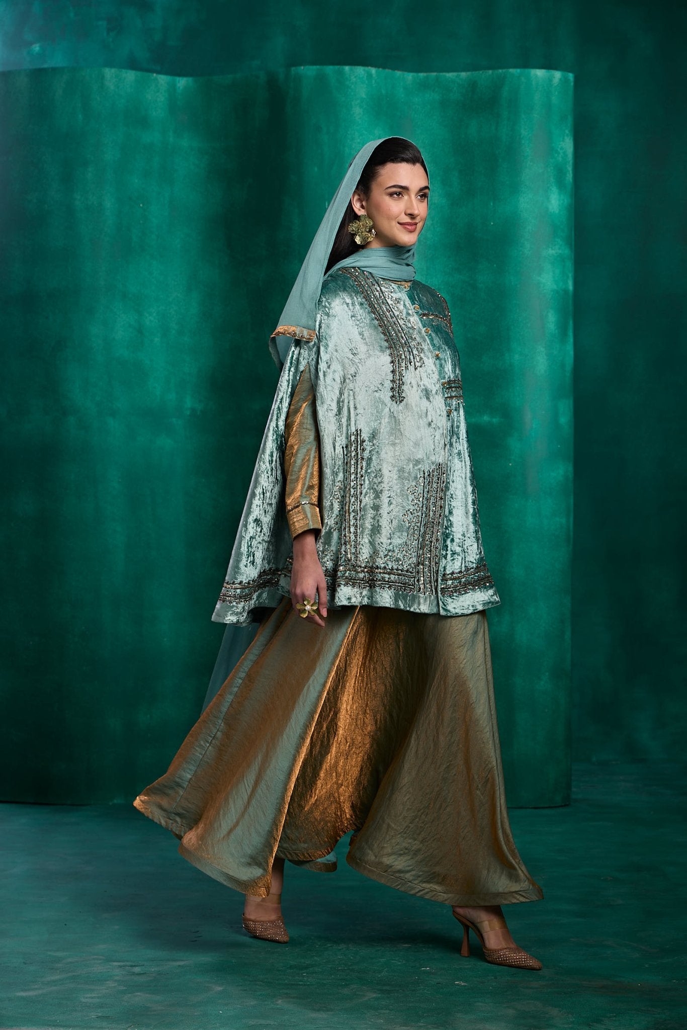 LN - 18 DRESS - AMORE MIO BY HITU - MIRA Y MANO