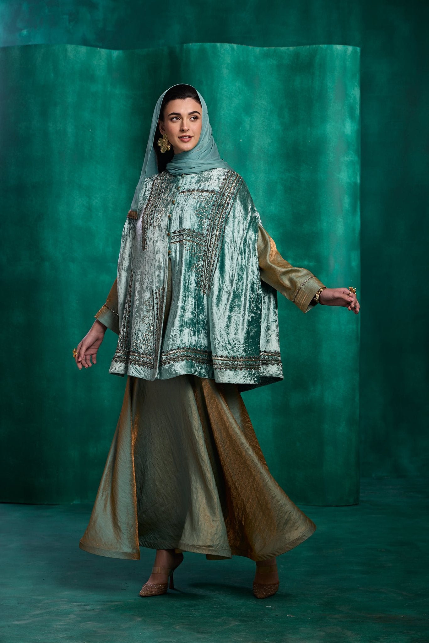 LN - 18 DRESS - AMORE MIO BY HITU - MIRA Y MANO