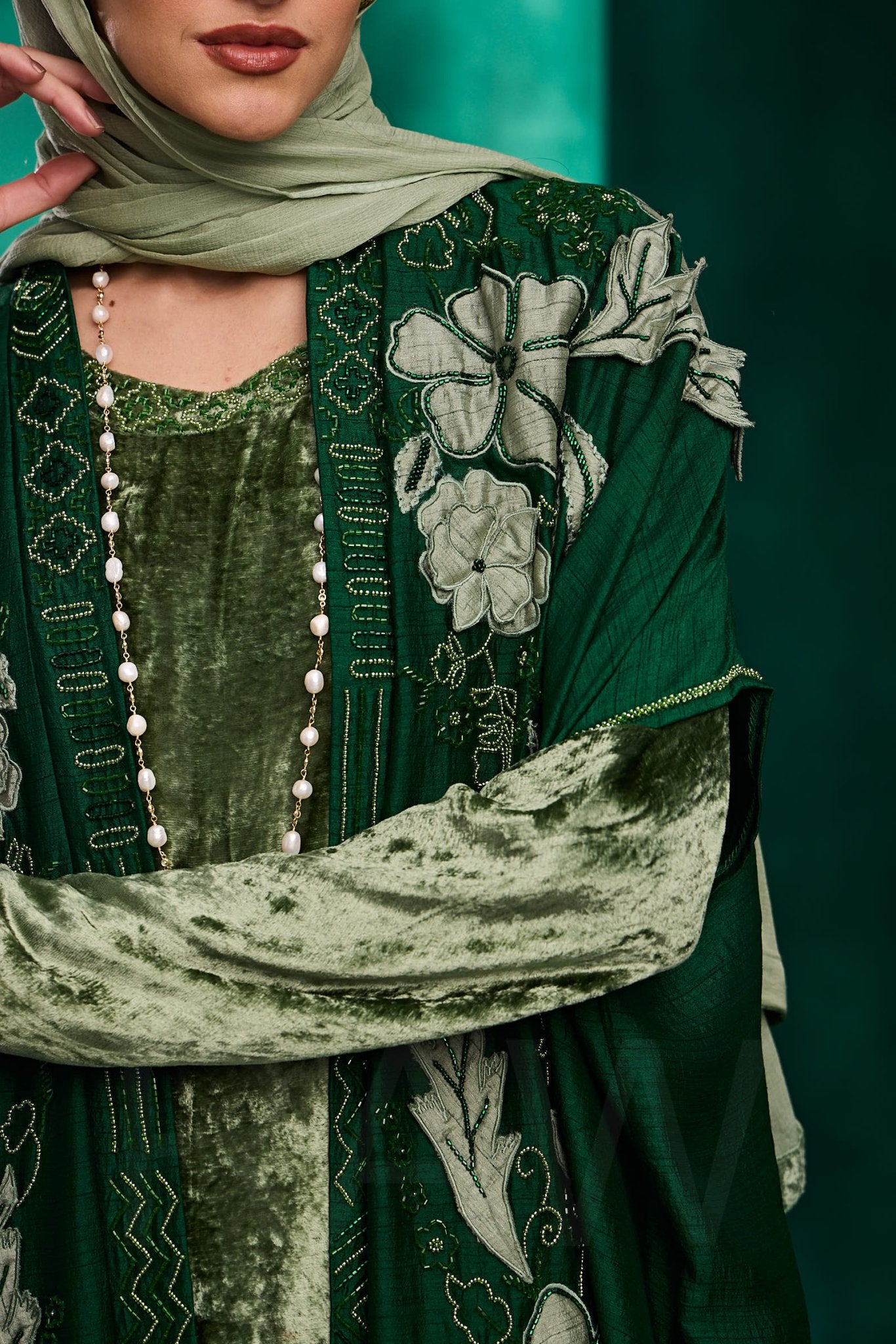 LN - 19 ABAYA SET - AMORE MIO BY HITU - MIRA Y MANO