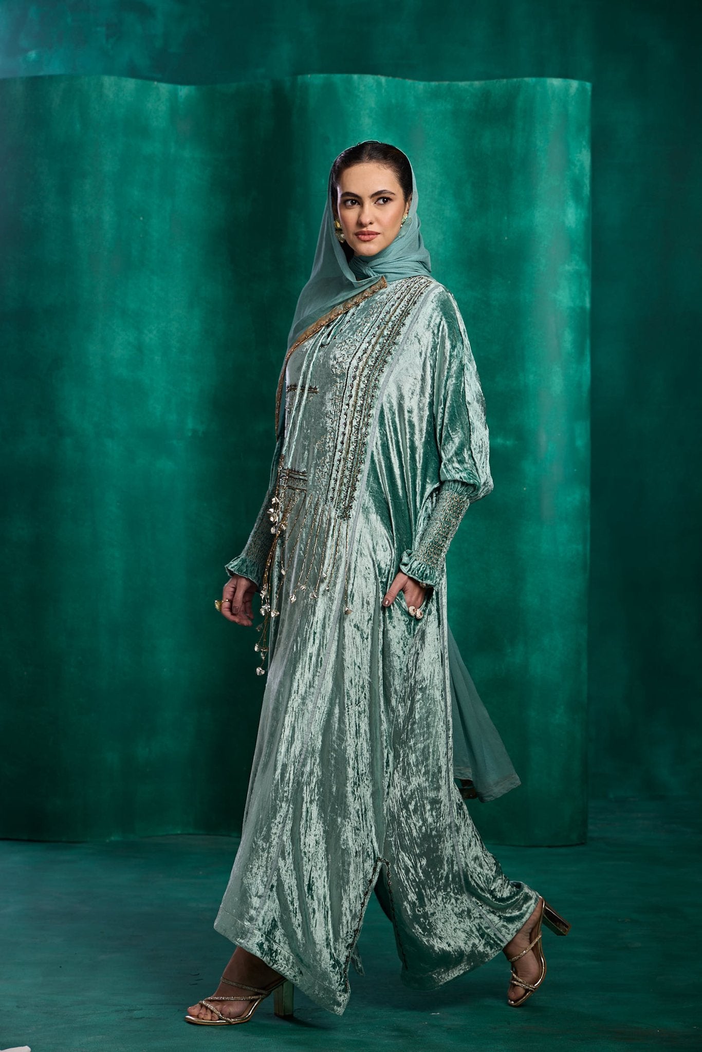 LN - 21 JALABIAH - AMORE MIO BY HITU - MIRA Y MANO