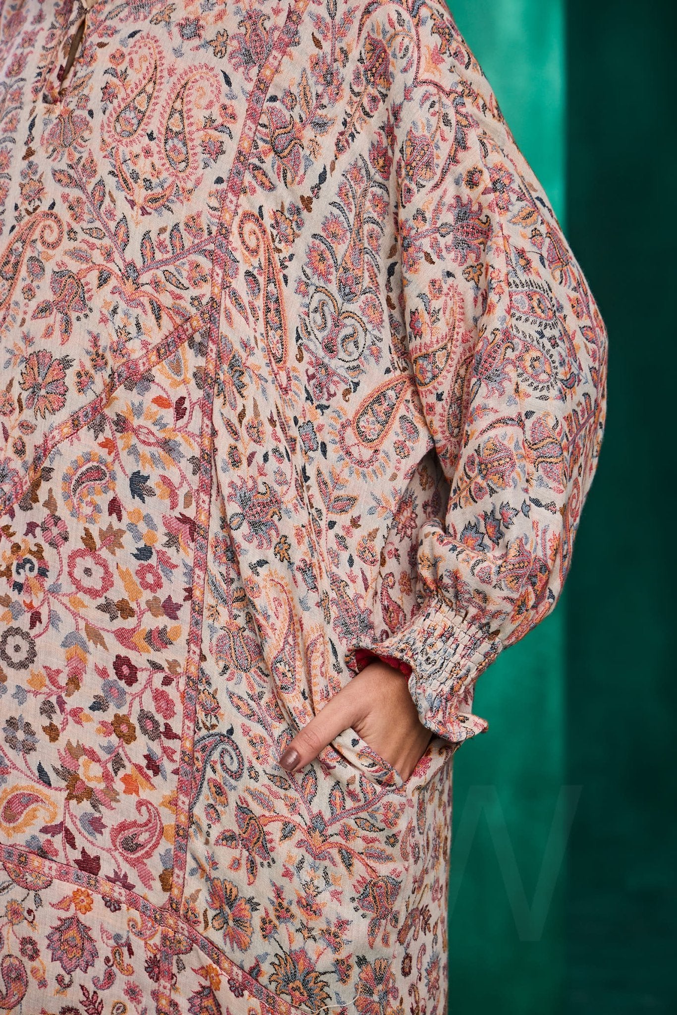 LN - 8 JALABIAH - AMORE MIO BY HITU - MIRA Y MANO