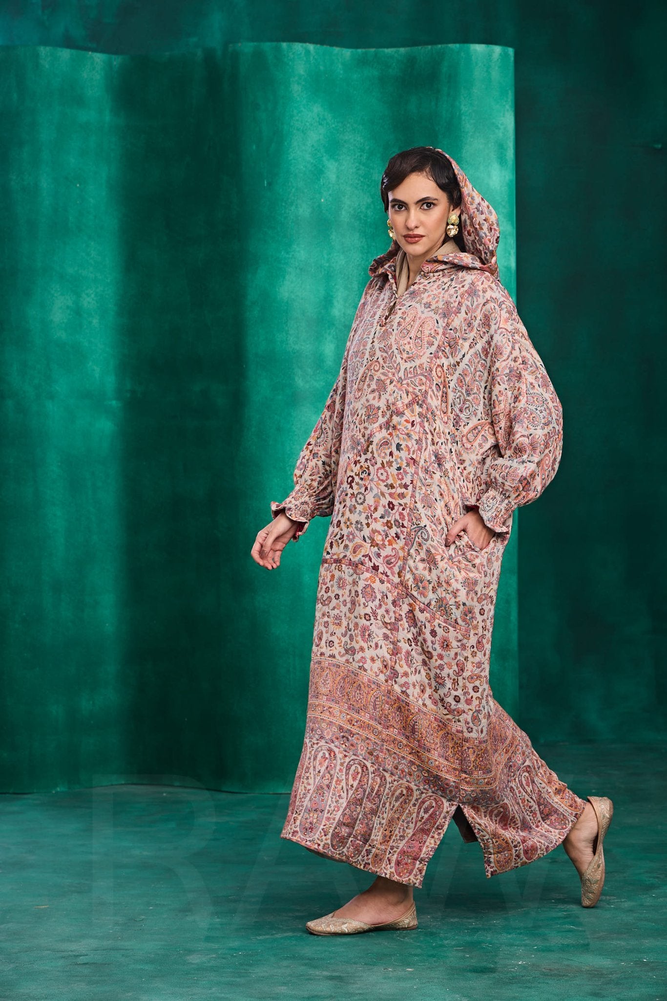 LN - 8 JALABIAH - AMORE MIO BY HITU - MIRA Y MANO