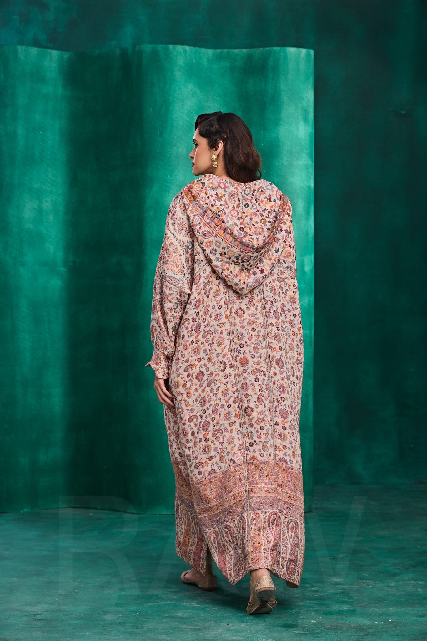 LN - 8 JALABIAH - AMORE MIO BY HITU - MIRA Y MANO