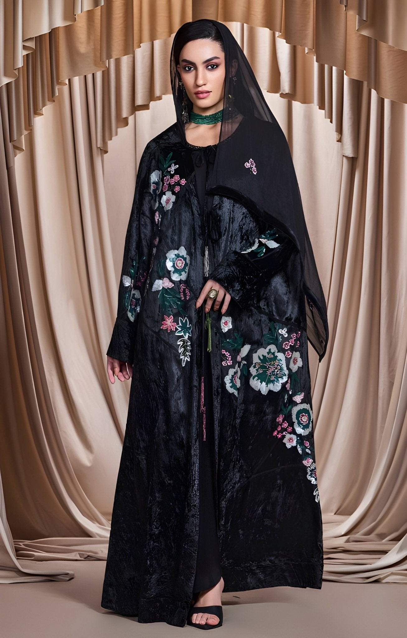 ZARLASTA ABAYA SET - AMORE MIO BY HITU - MIRA Y MANO