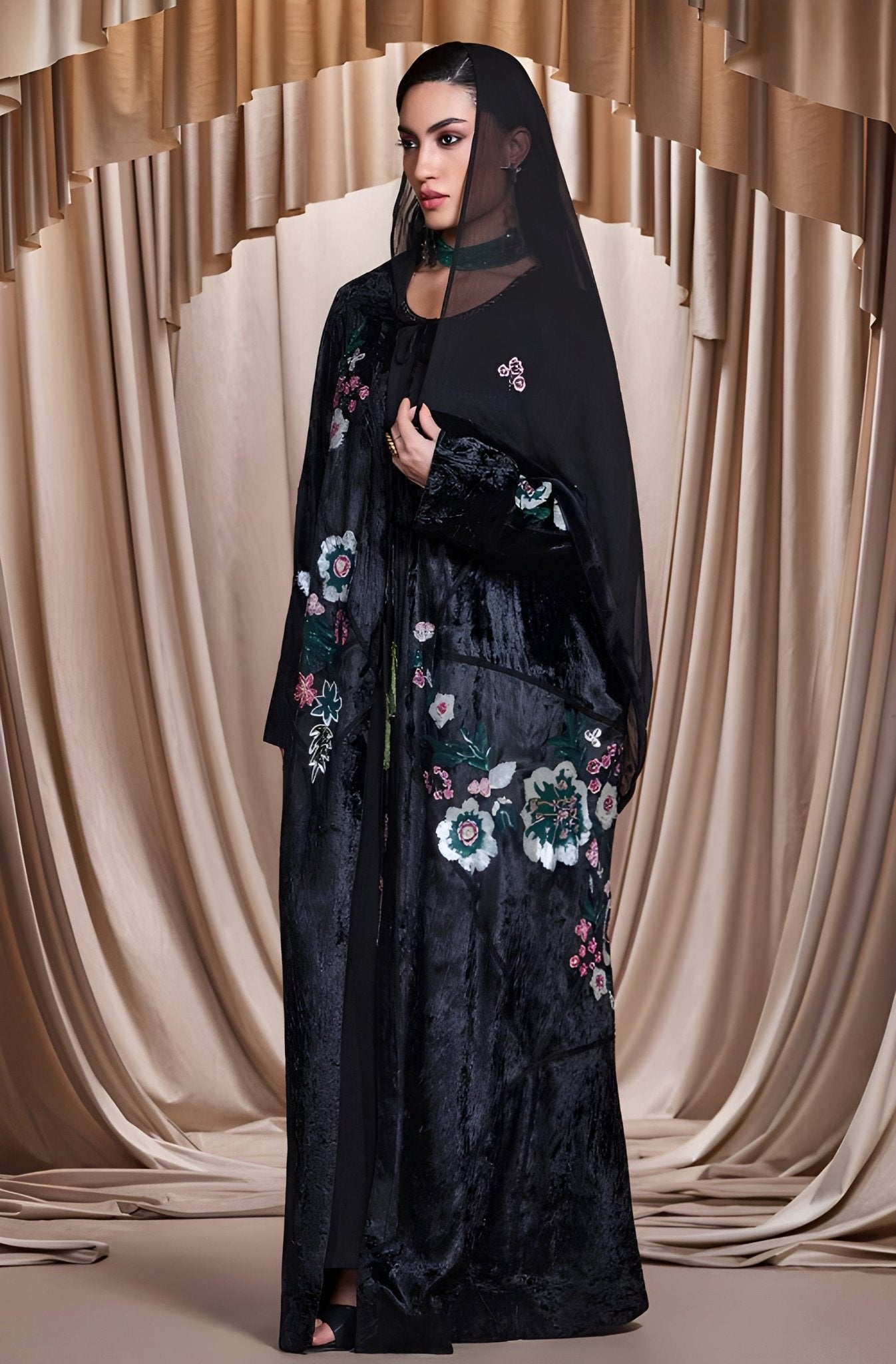 ZARLASTA ABAYA SET - AMORE MIO BY HITU - MIRA Y MANO