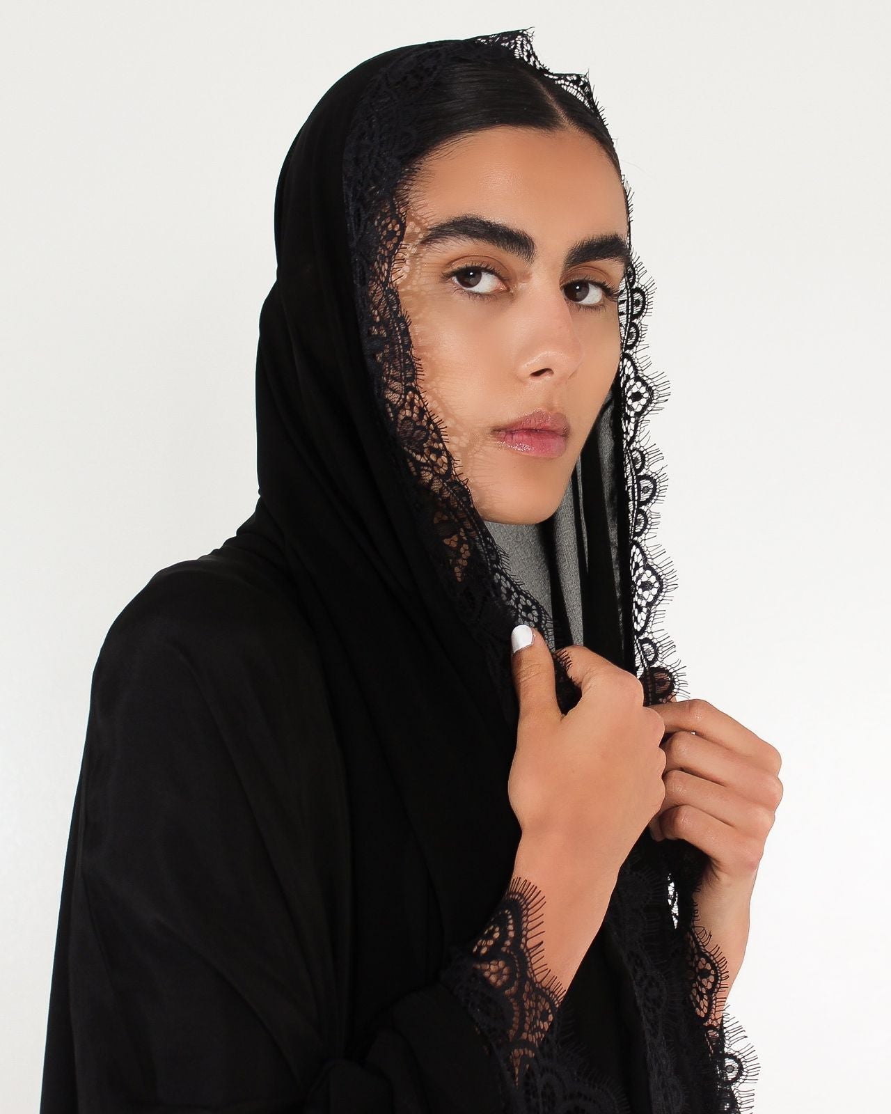 COBRA SILK WITH LACE ABAYA - ASDAF LINE - MIRA Y MANO