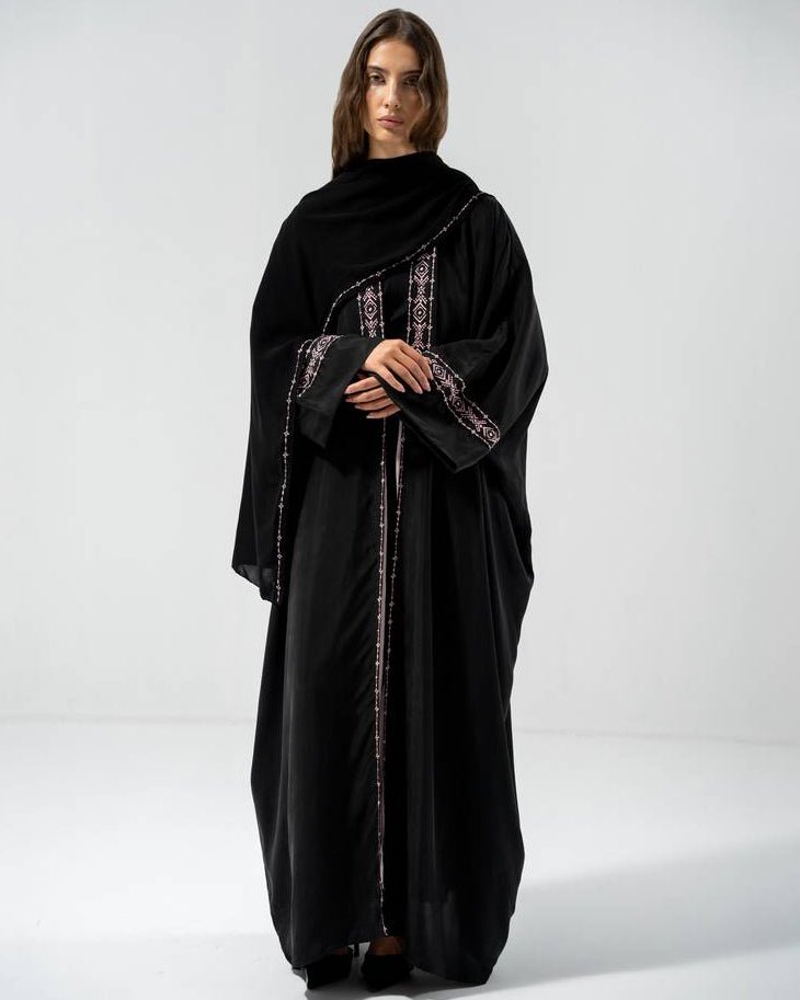 Pink Cobra Black Silk Abaya - ASDAF LINE - MIRA Y MANO