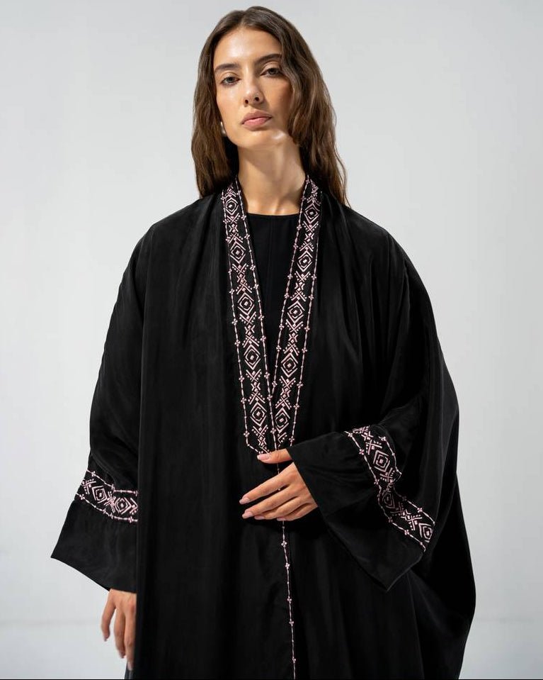 Pink Cobra Black Silk Abaya - ASDAF LINE - MIRA Y MANO