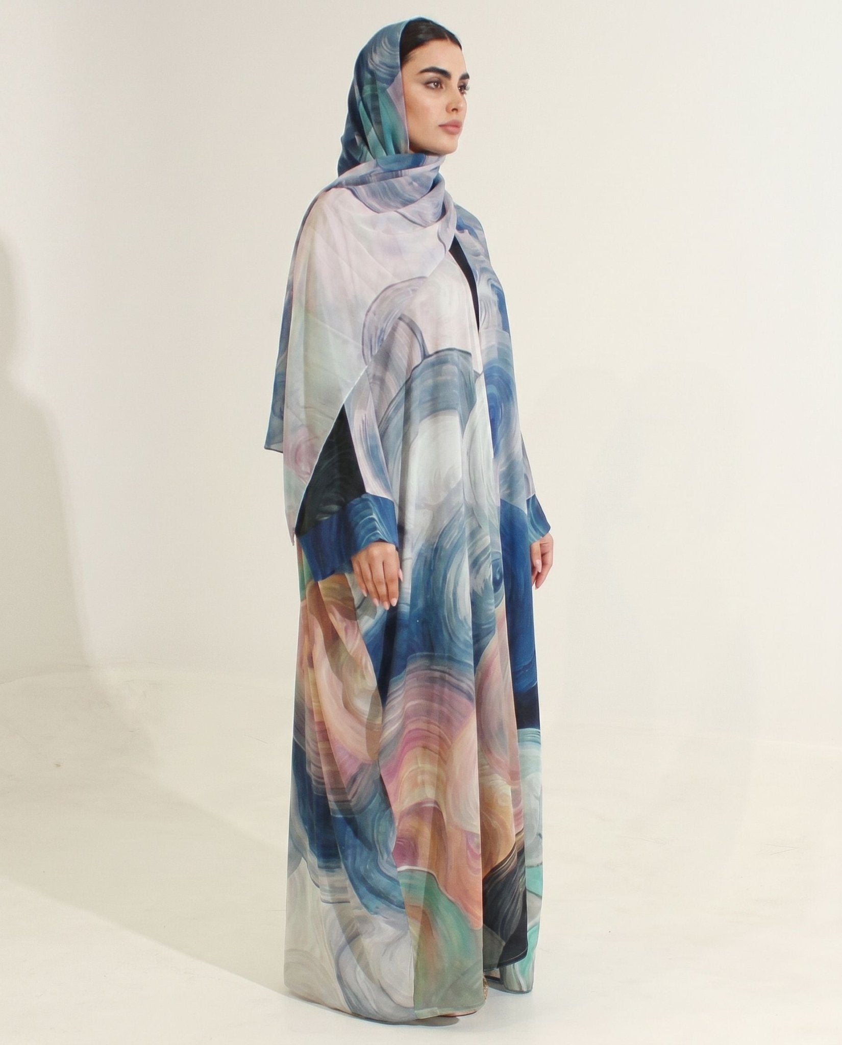 WAVY PRINT CHIFFON ABAYA - ASDAF LINE - MIRA Y MANO