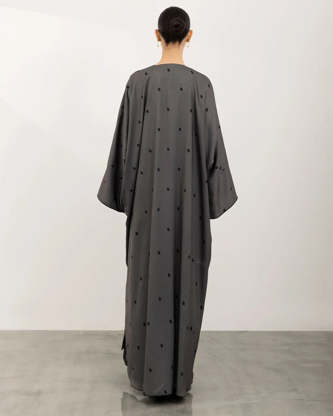 A26-13 – Dark Slate Gray Silk Abaya - ASL - MIRA Y MANO