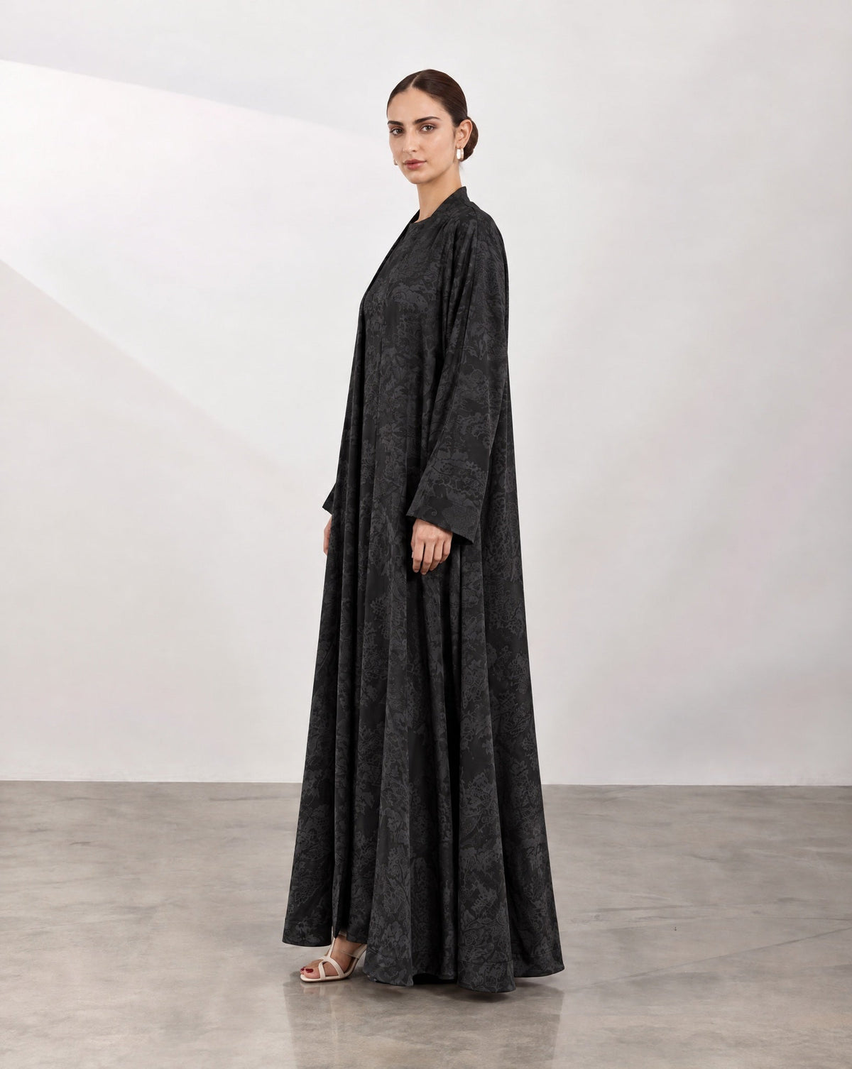 A26-15 – Black Jacquard Abaya Set - ASL - MIRA Y MANO
