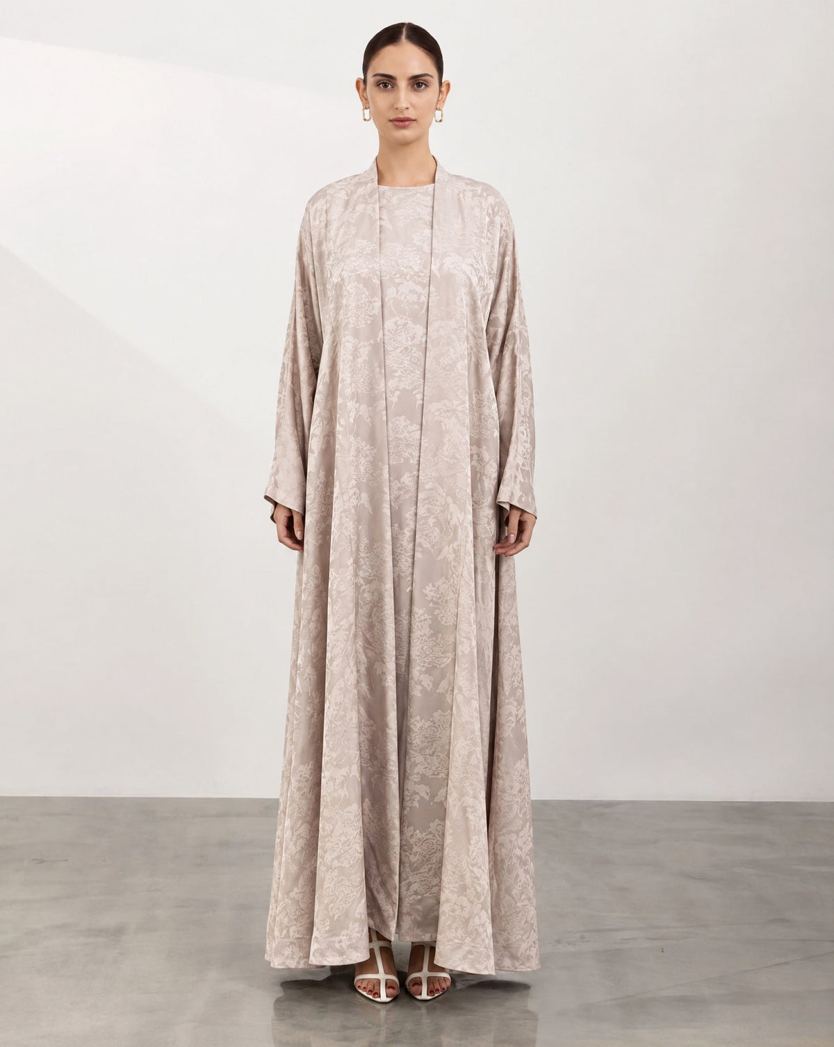 A26-17 – Beige Jacquard Abaya Set - ASL - MIRA Y MANO