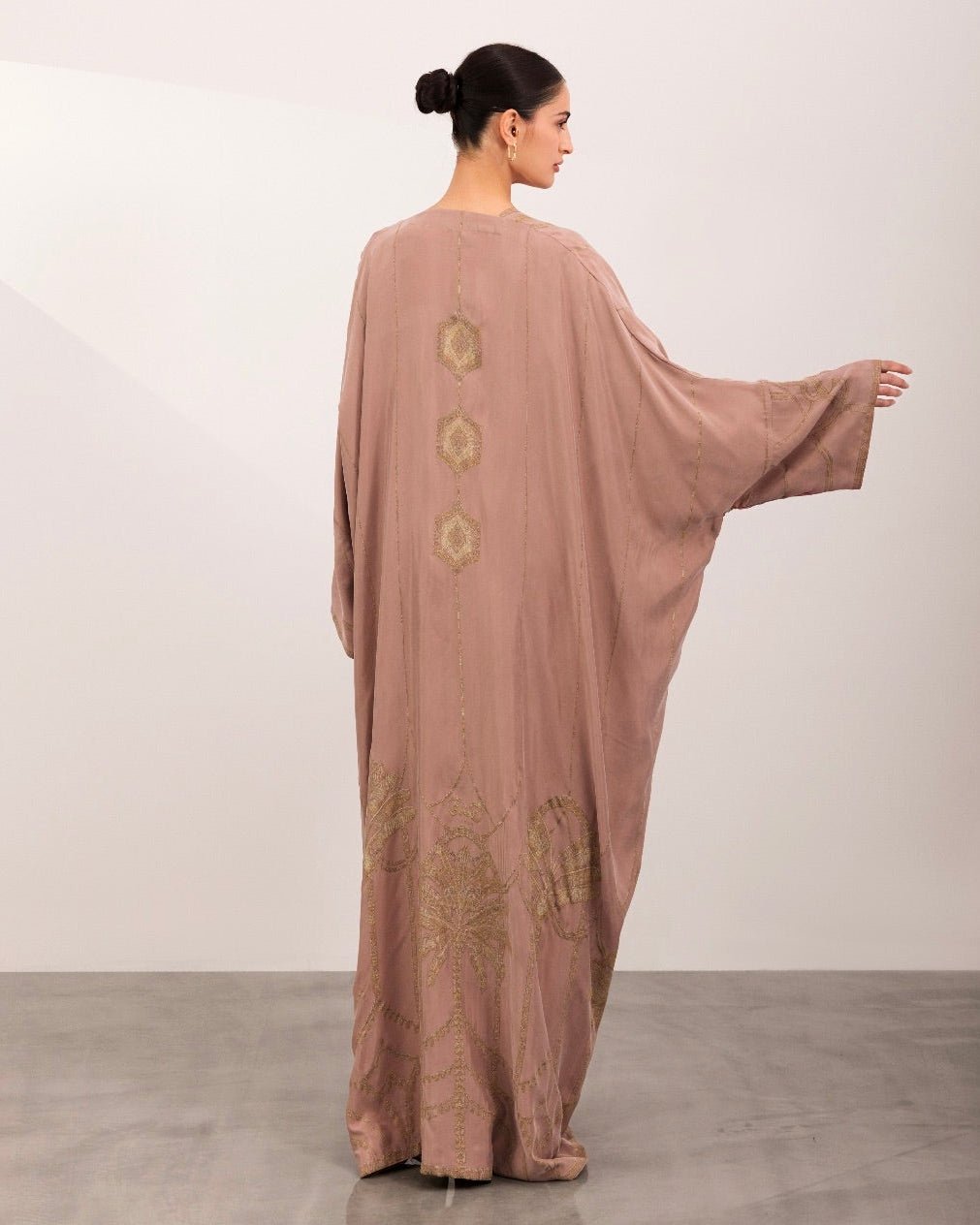 A26-21 – Light Pink Washed Silk Abaya - ASL - MIRA Y MANO