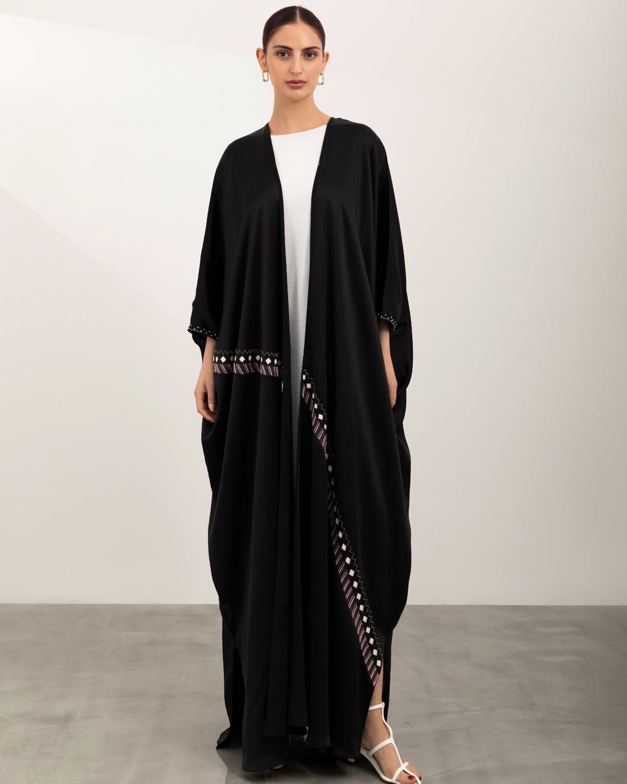 A26-22 ABAYA - ASL - MIRA Y MANO