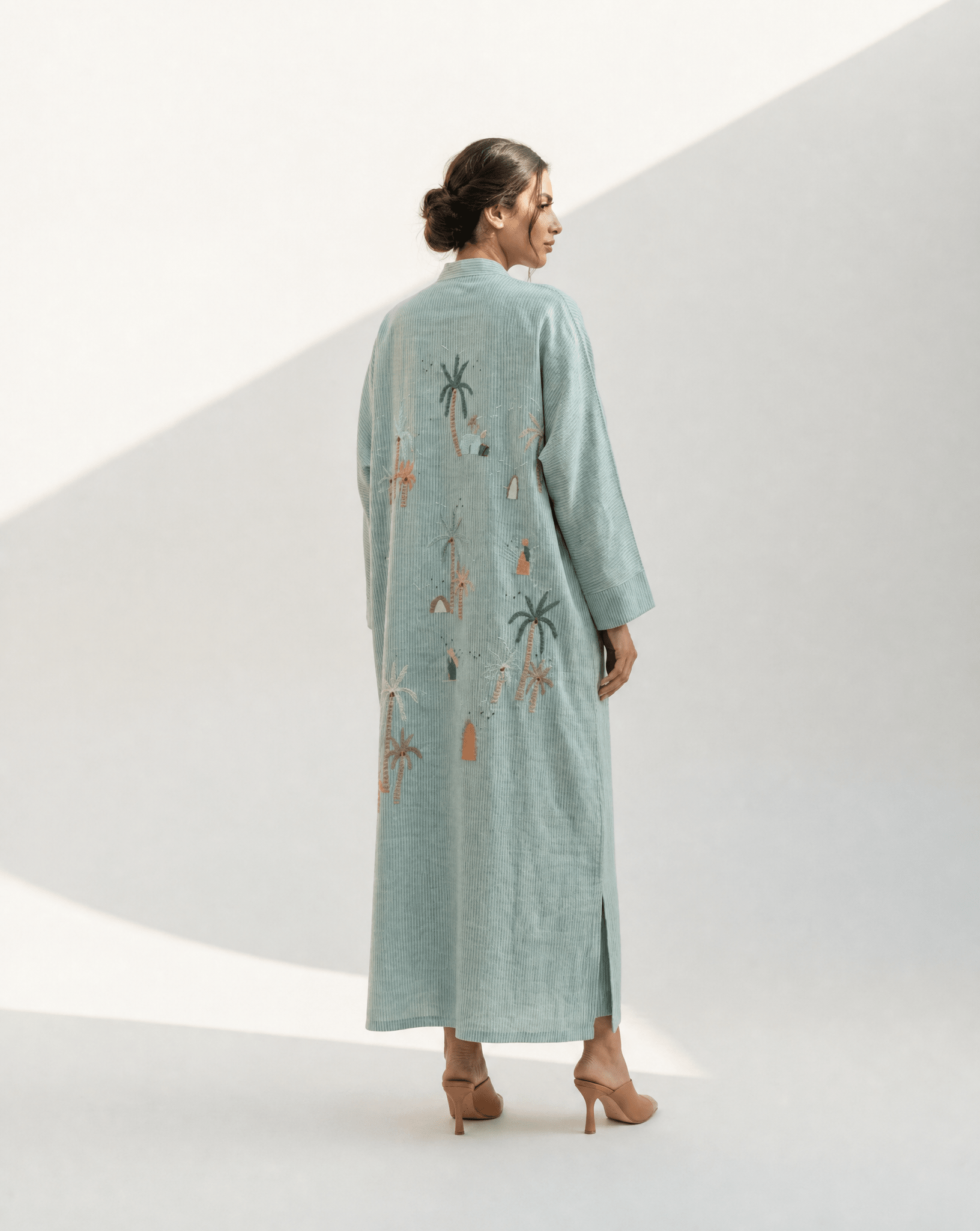 SASHA-A-LG ABAYA - BADDARA - MIRA Y MANO
