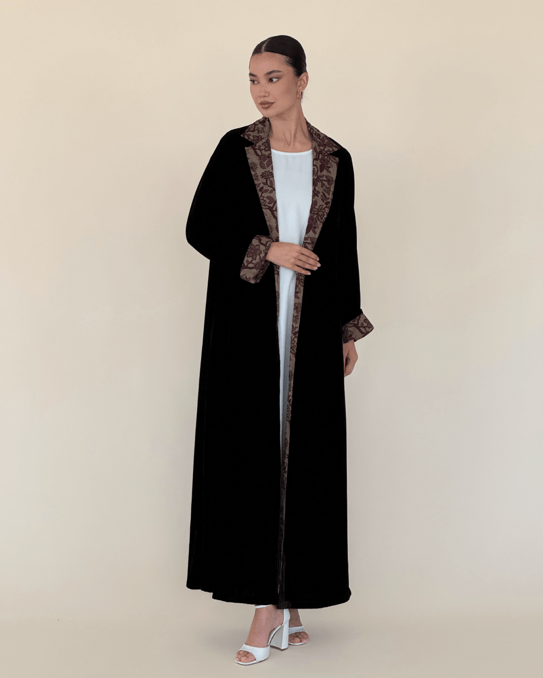 FW25A02 - B ABAYA - BAIT ALDANTELLE - MIRA Y MANO