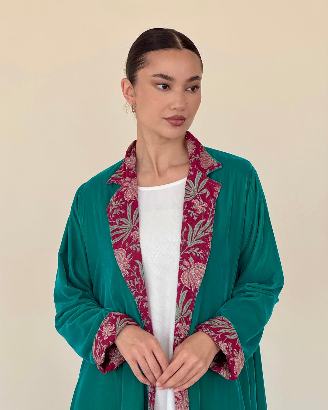 FW25A02 - G ABAYA - BAIT ALDANTELLE - MIRA Y MANO