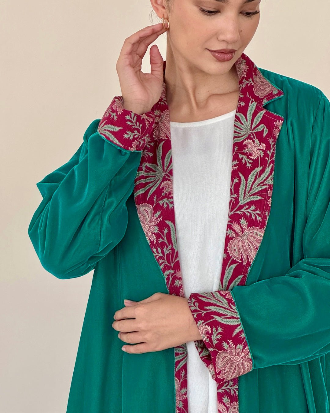 FW25A02 - G ABAYA - BAIT ALDANTELLE - MIRA Y MANO