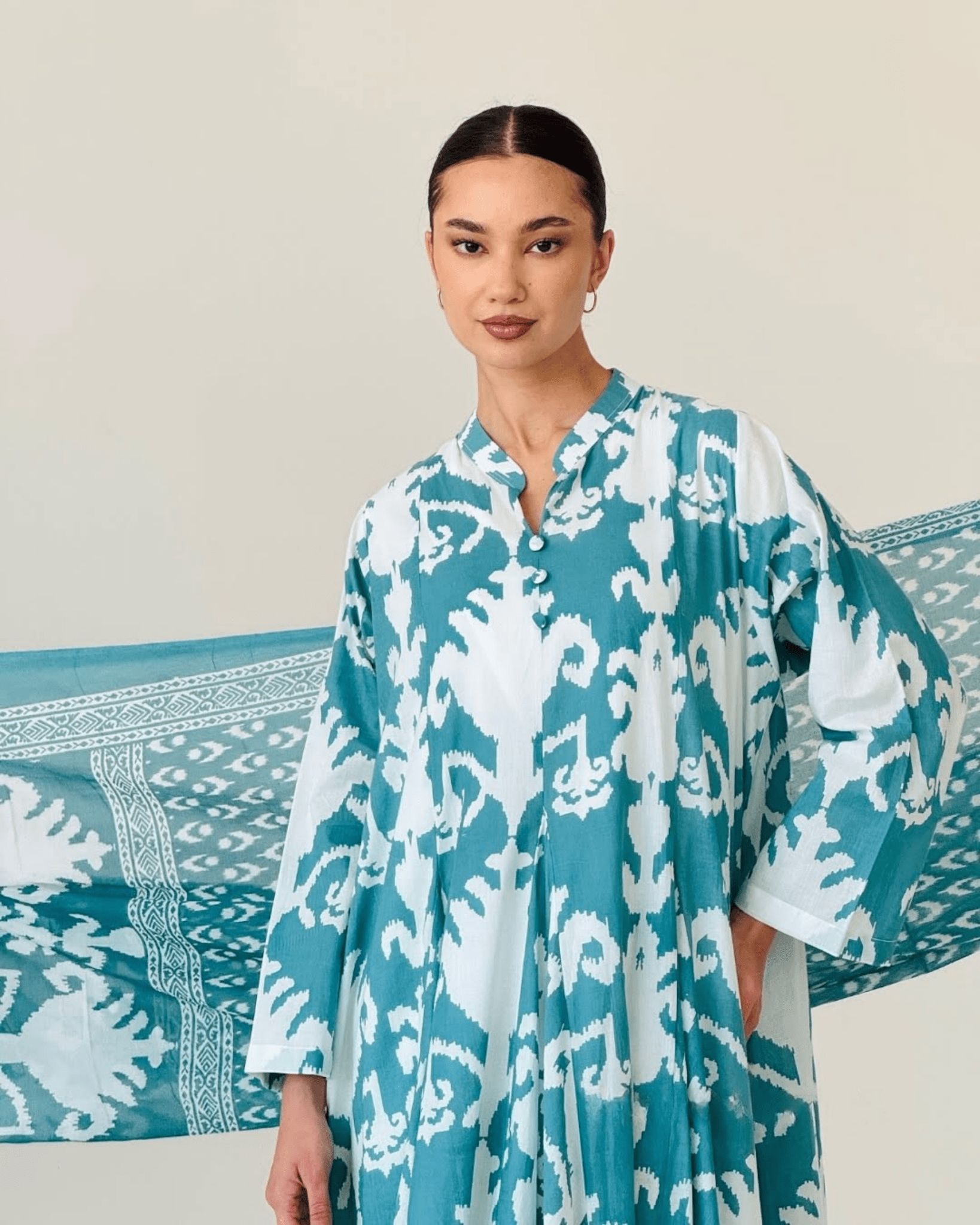 RE26 - J01 - T KAFTAN - BAIT ALDANTELLE - MIRA Y MANO