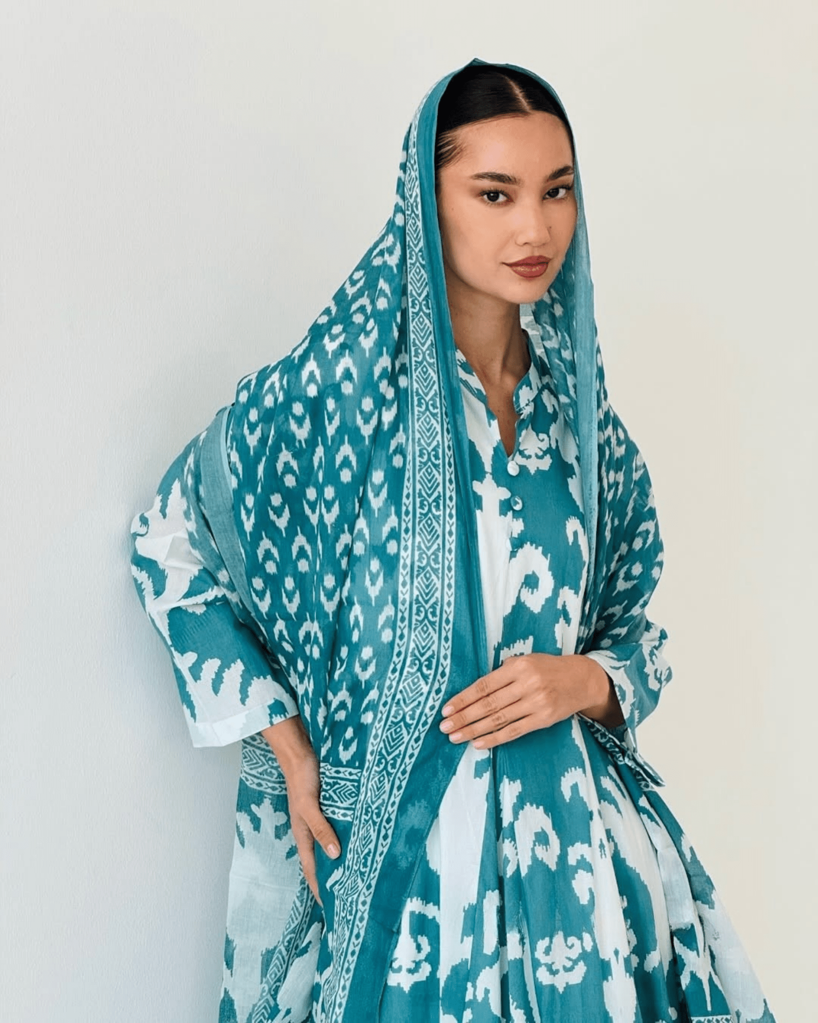 RE26 - J01 - T KAFTAN - BAIT ALDANTELLE - MIRA Y MANO