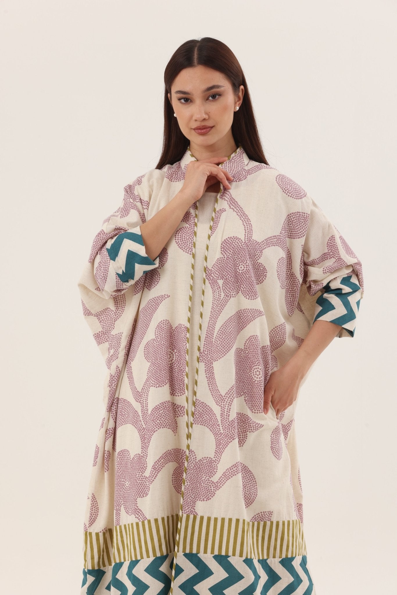 RE26 - J03 - BE ABAYA SET - BAIT ALDANTELLE - MIRA Y MANO