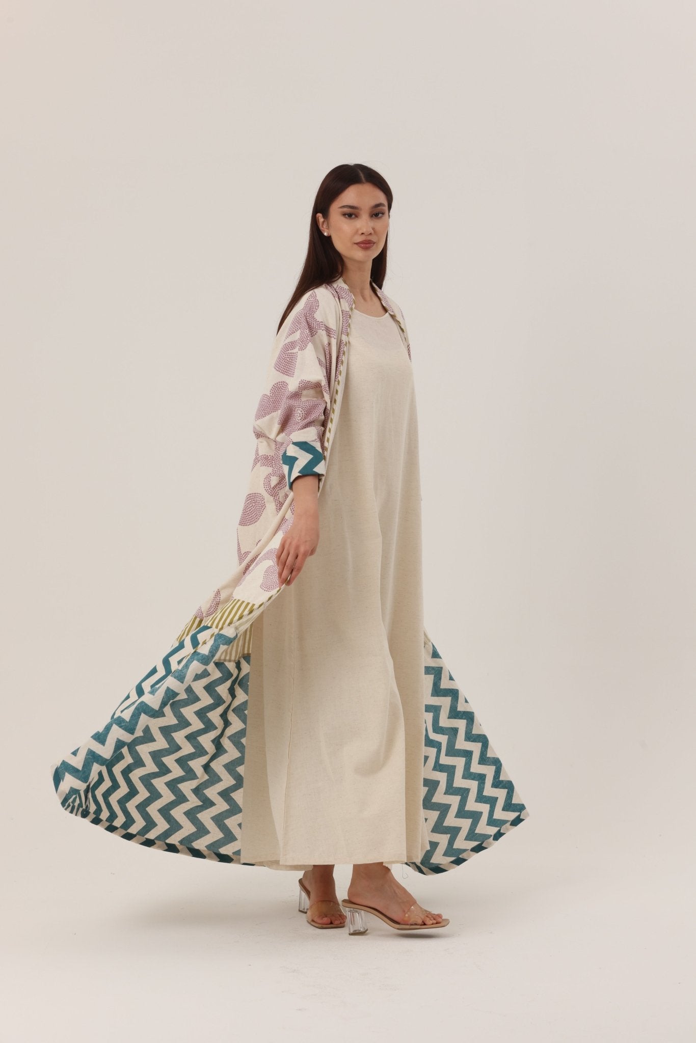 RE26 - J03 - BE ABAYA SET - BAIT ALDANTELLE - MIRA Y MANO