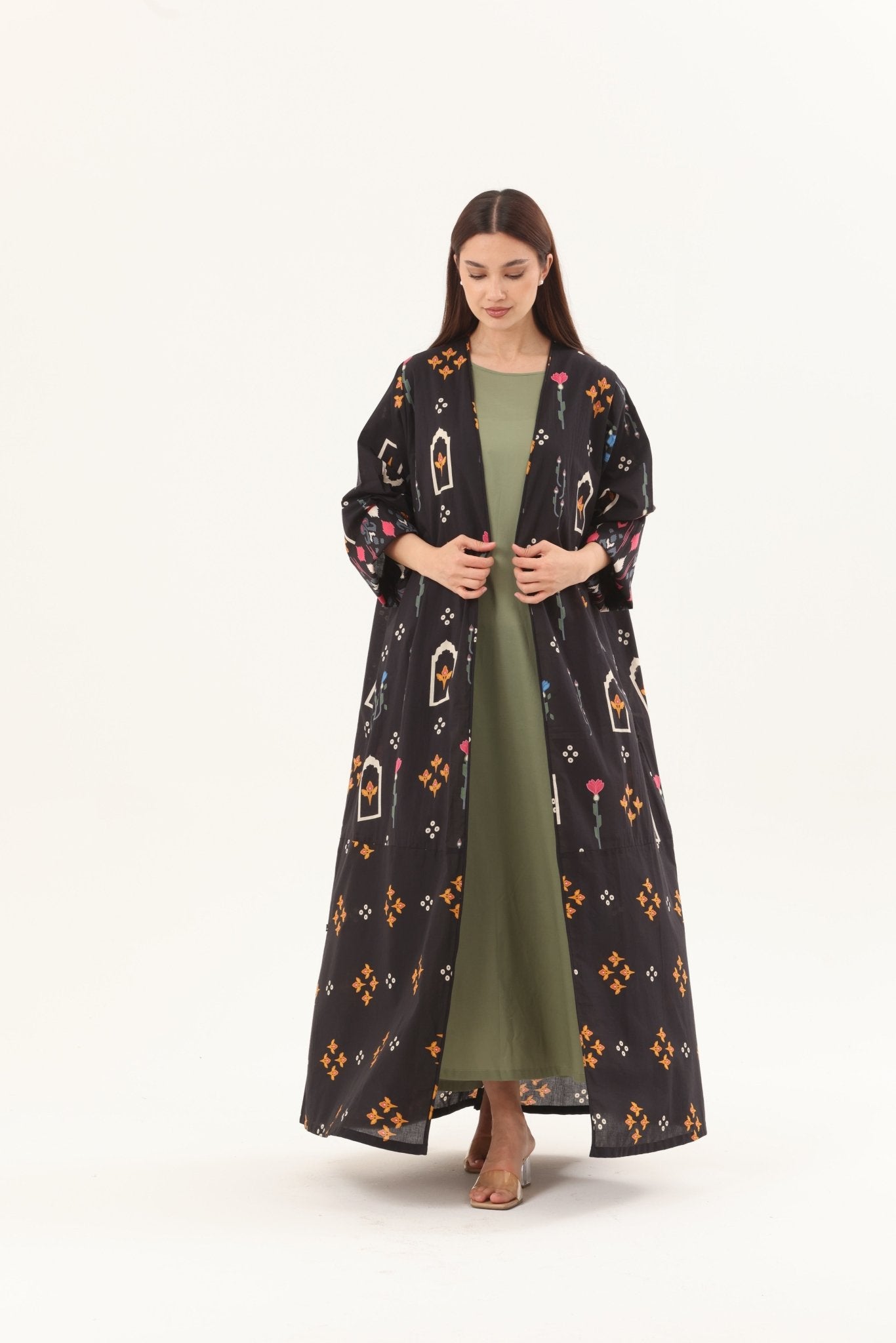 RE26 - J04 - BK ABAYA SET - BAIT ALDANTELLE - MIRA Y MANO