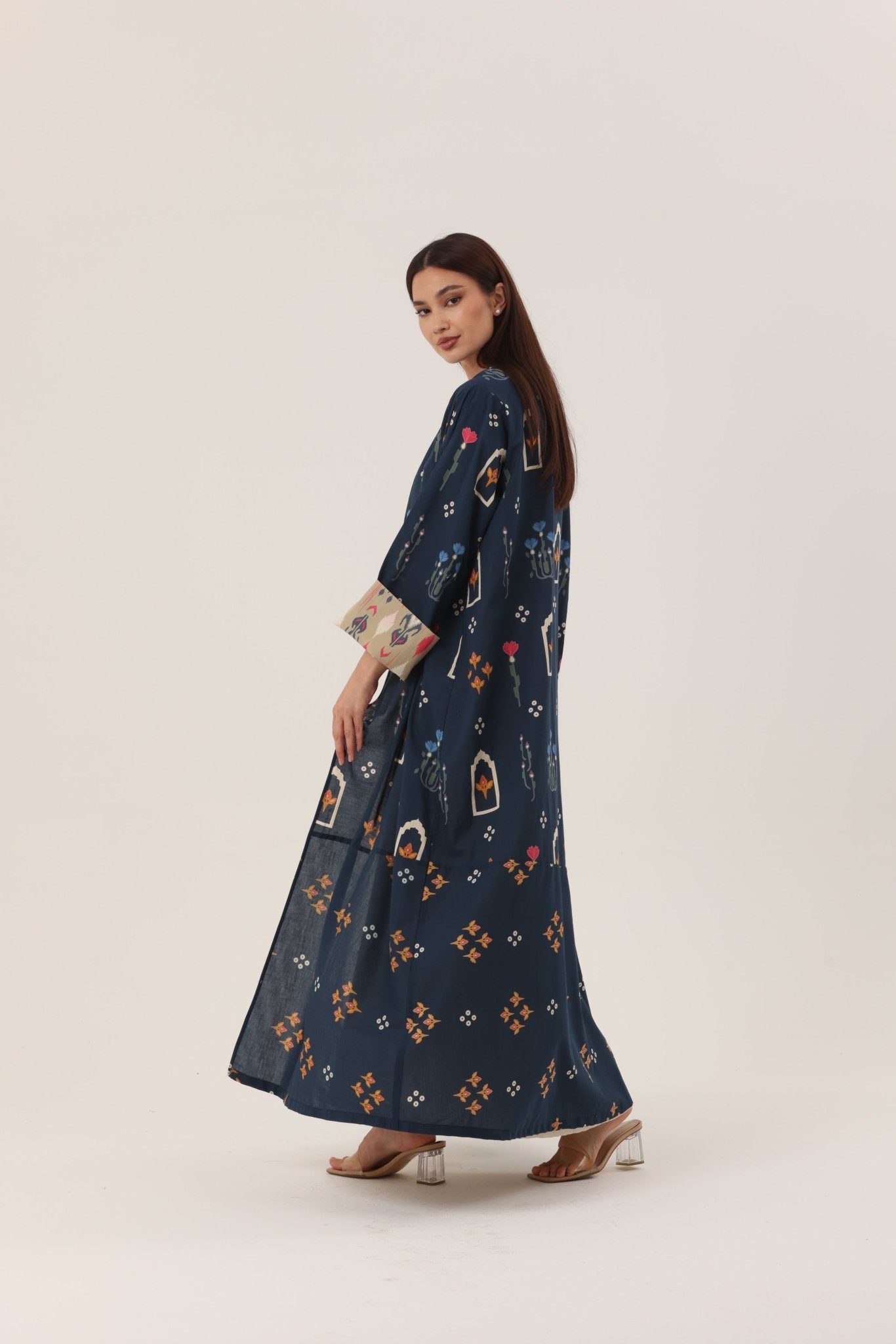 RE26 - J04 - TL ABAYA SET - BAIT ALDANTELLE - MIRA Y MANO