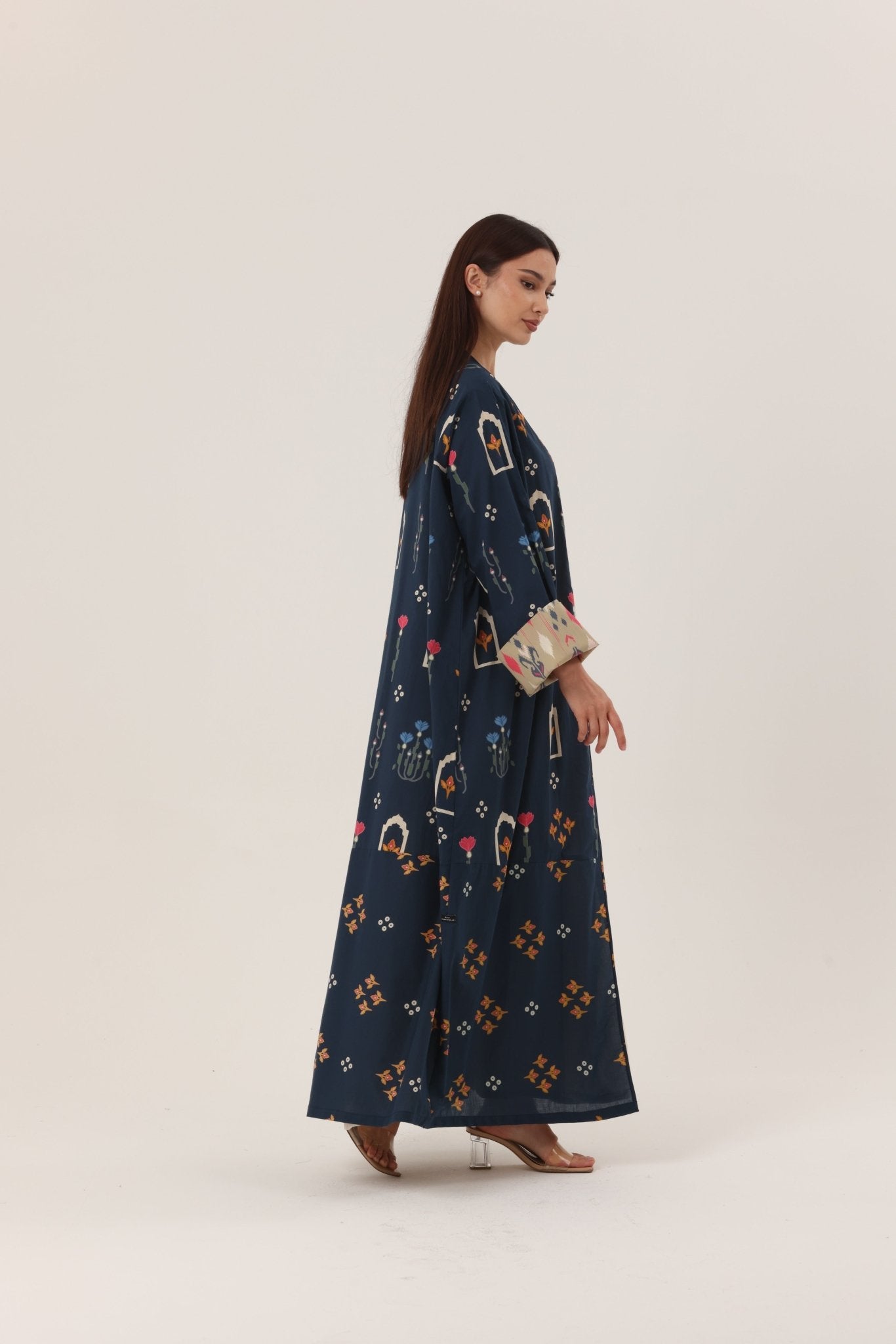 RE26 - J04 - TL ABAYA SET - BAIT ALDANTELLE - MIRA Y MANO