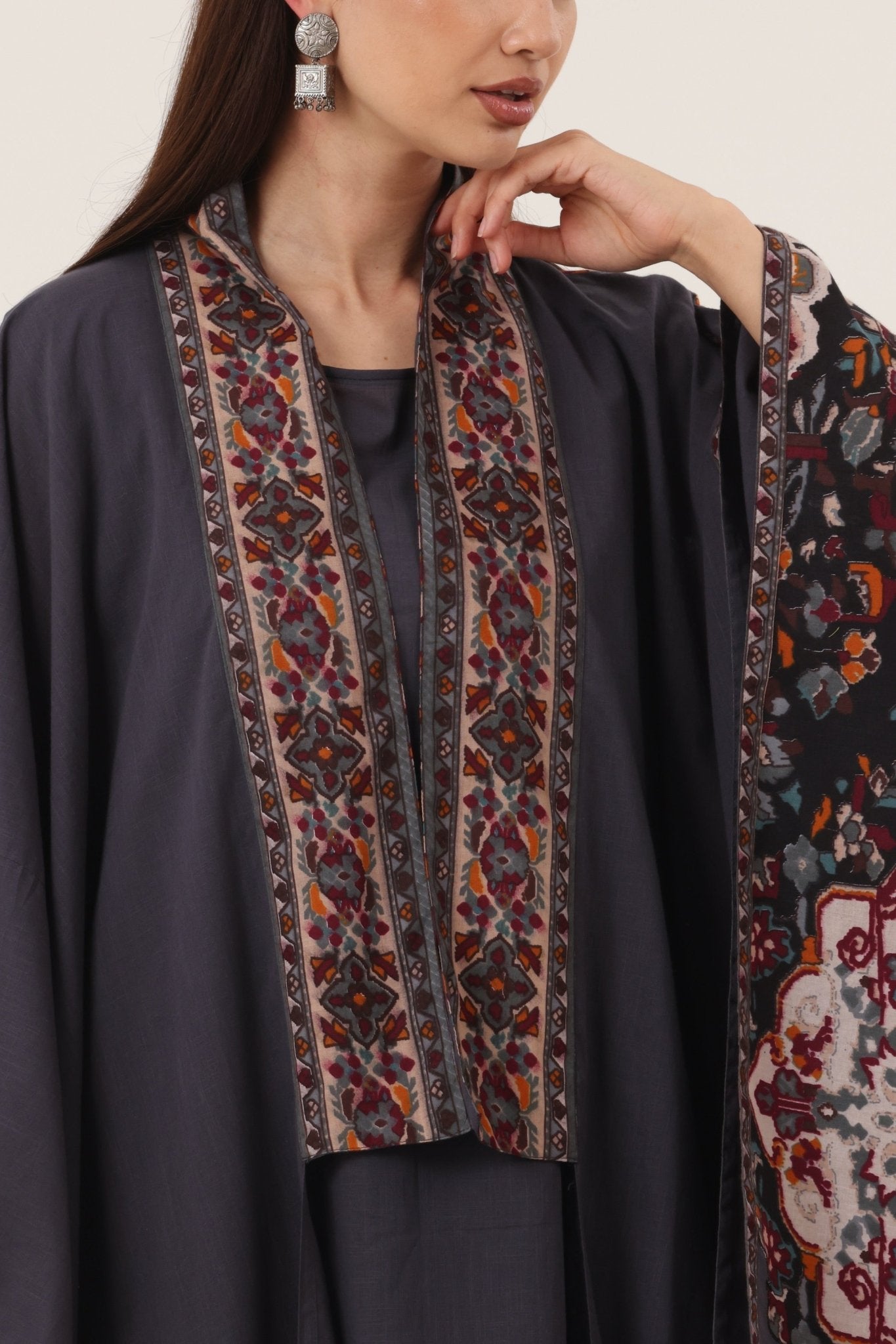 RE26 - J07 ABAYA SET - BAIT ALDANTELLE - MIRA Y MANO