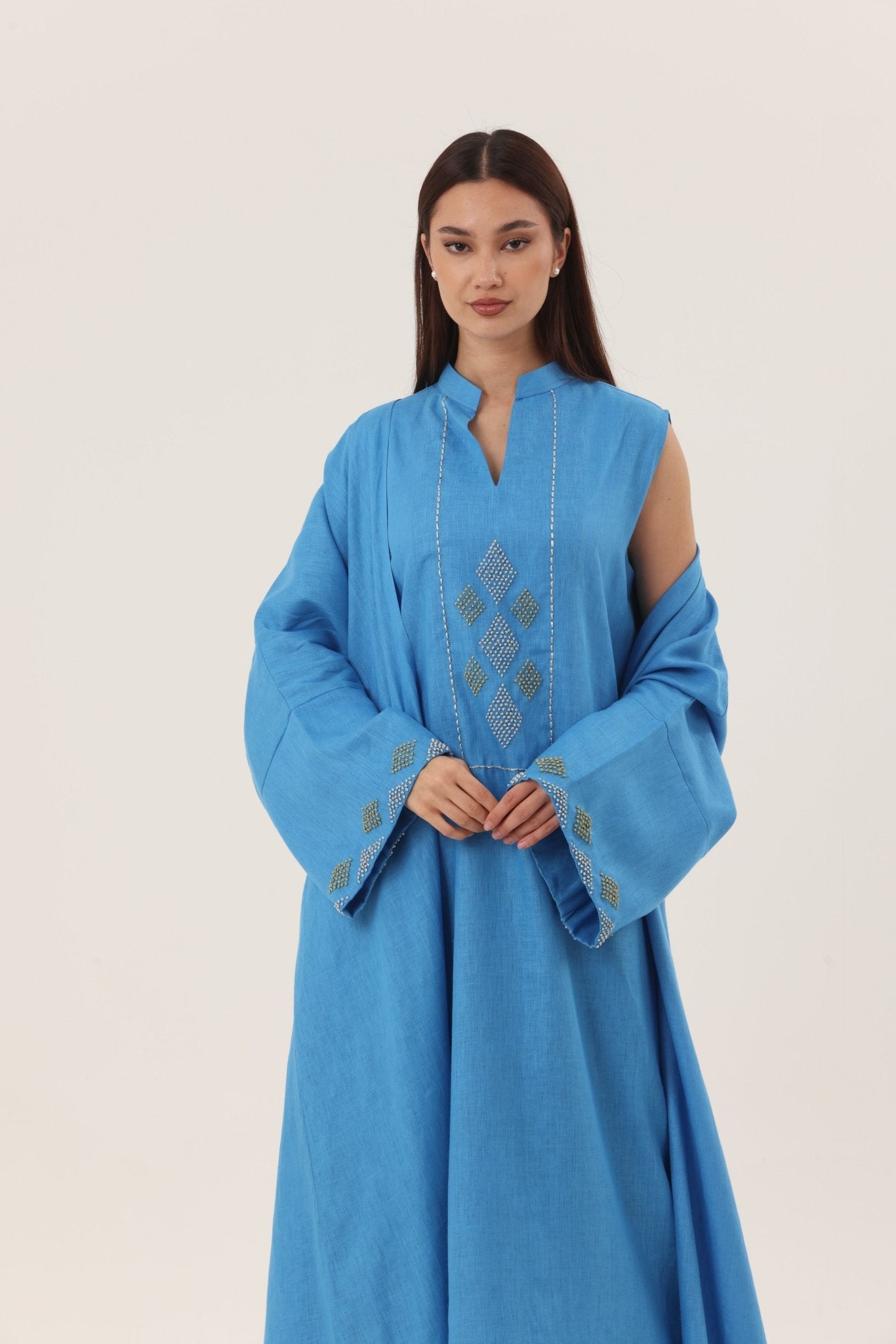 RE26 - J10 - BL ABAYA SET - BAIT ALDANTELLE - MIRA Y MANO