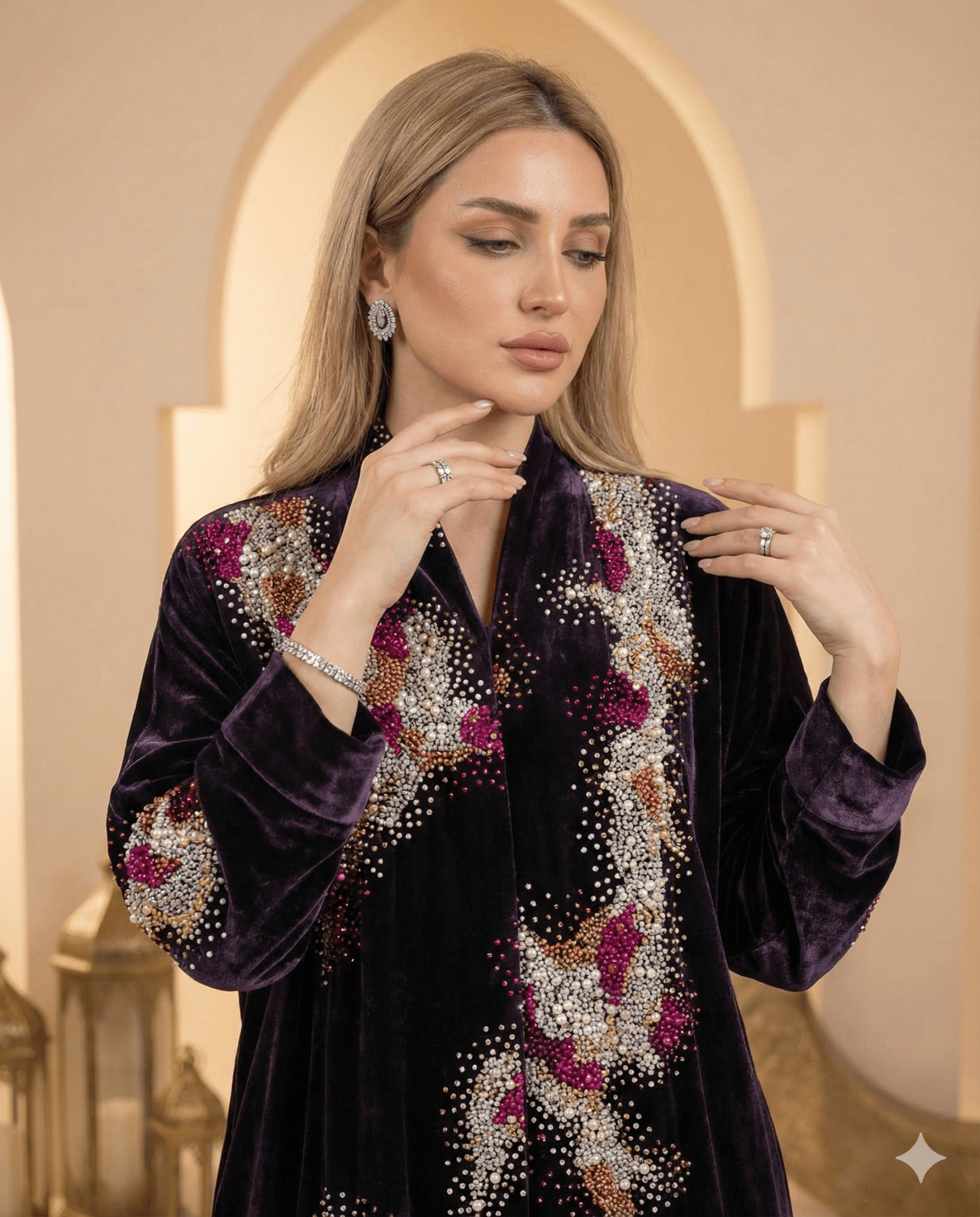 653 - SB - I37 JALABIAH - BEENAS - MIRA Y MANO