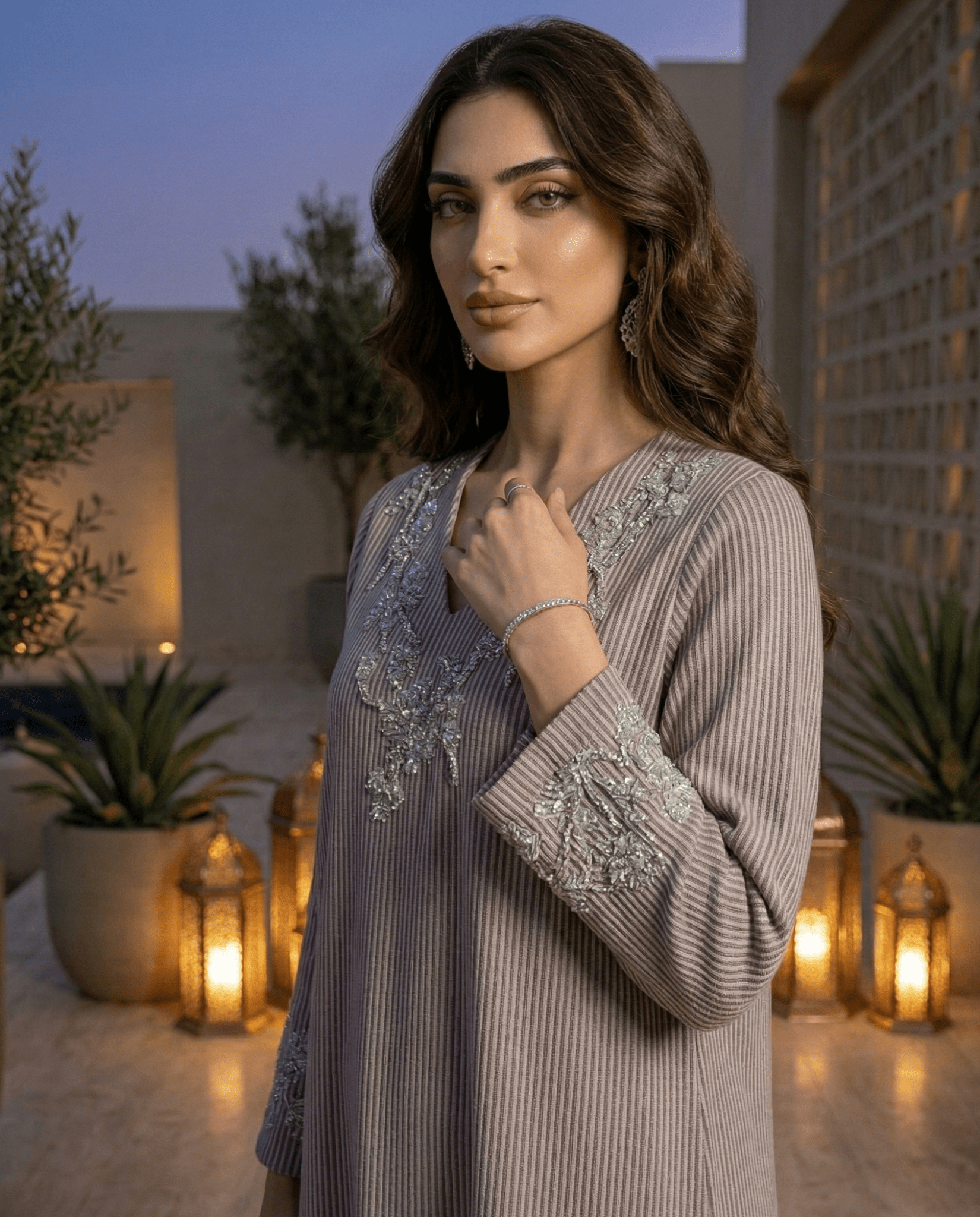 SB - H - 70 JALABIAH - BEENAS - MIRA Y MANO