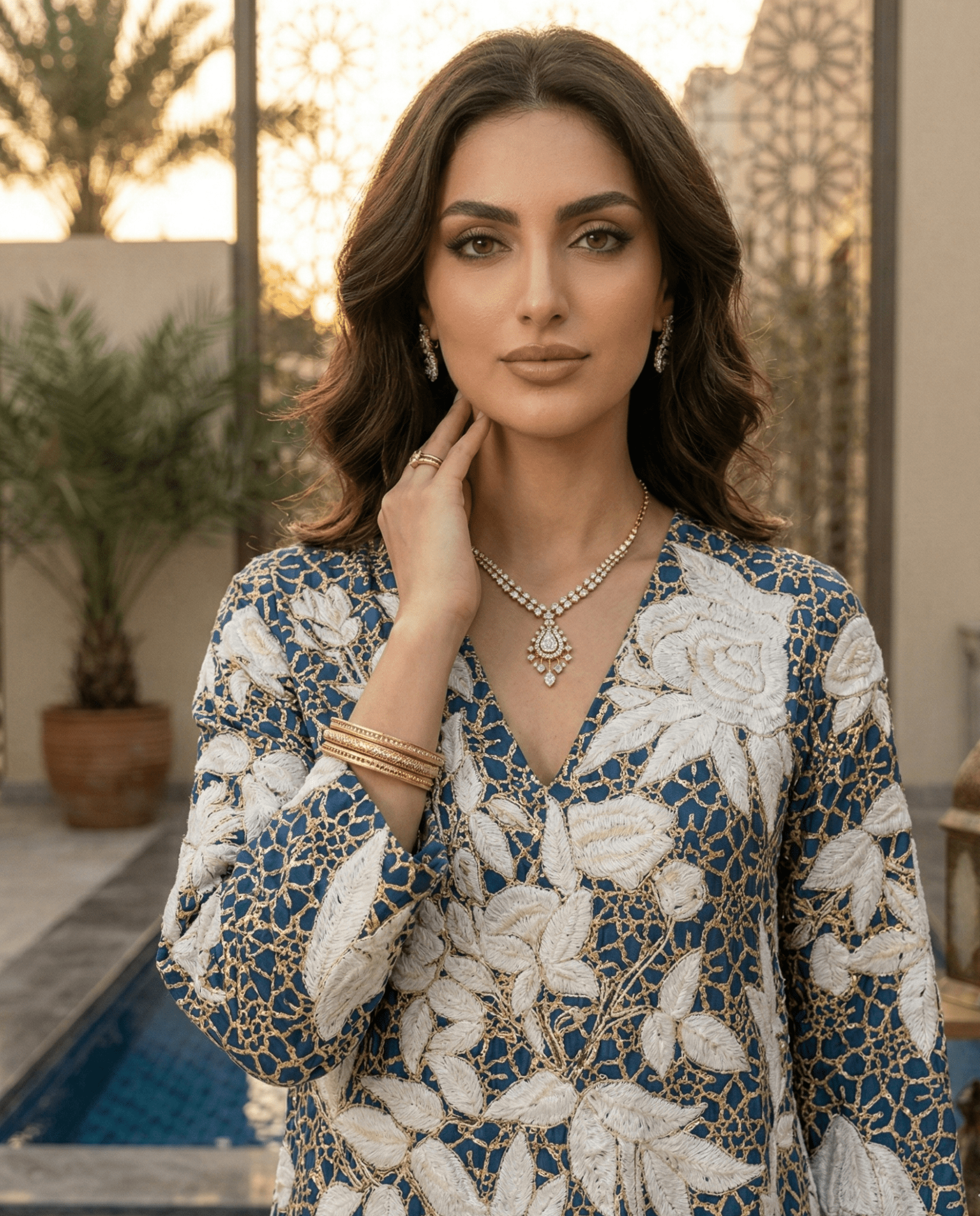 SB - I - 17 JALABIAH - BEENAS - MIRA Y MANO