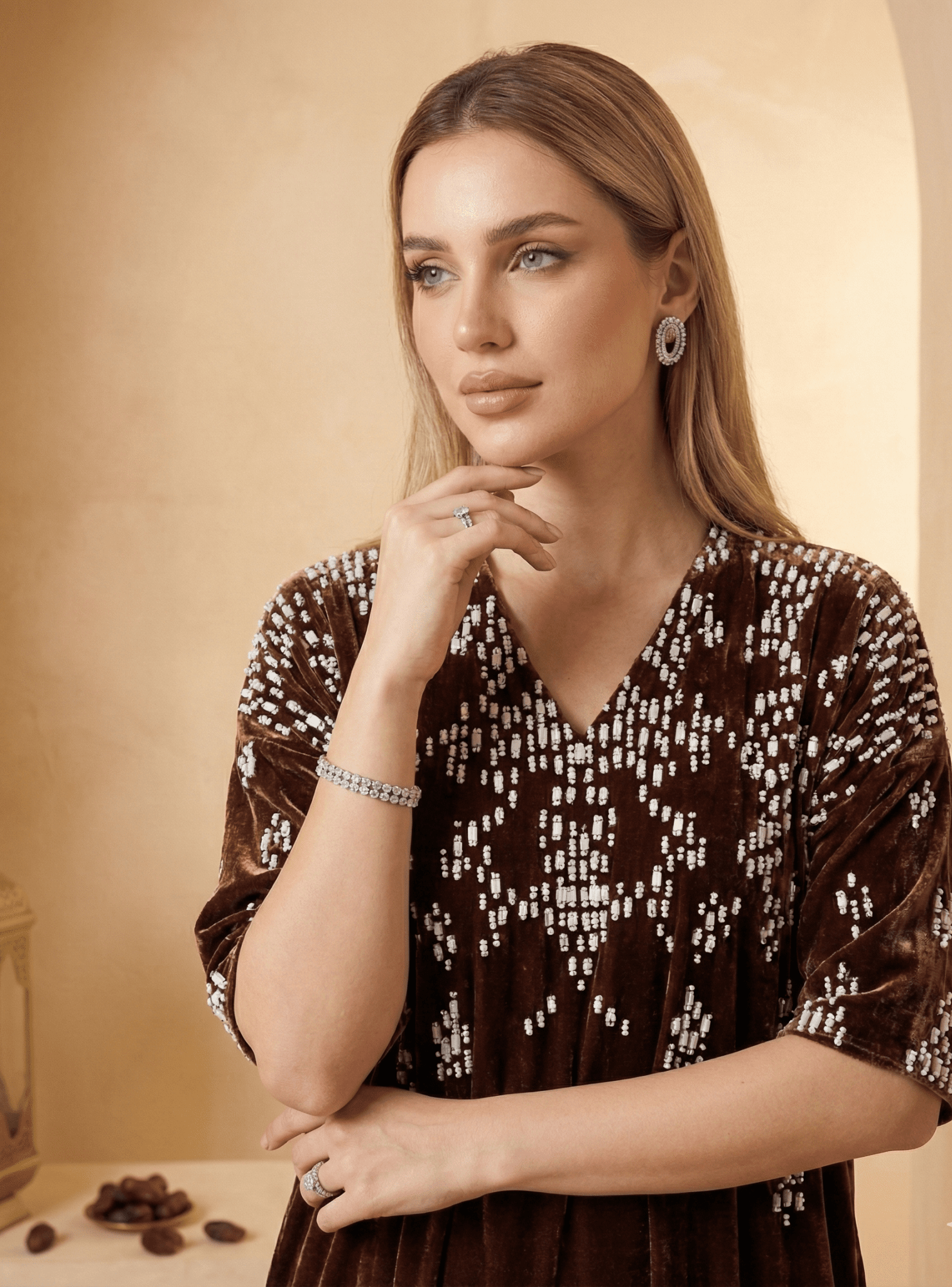 SB - I67 JALABIAH - BEENAS - MIRA Y MANO