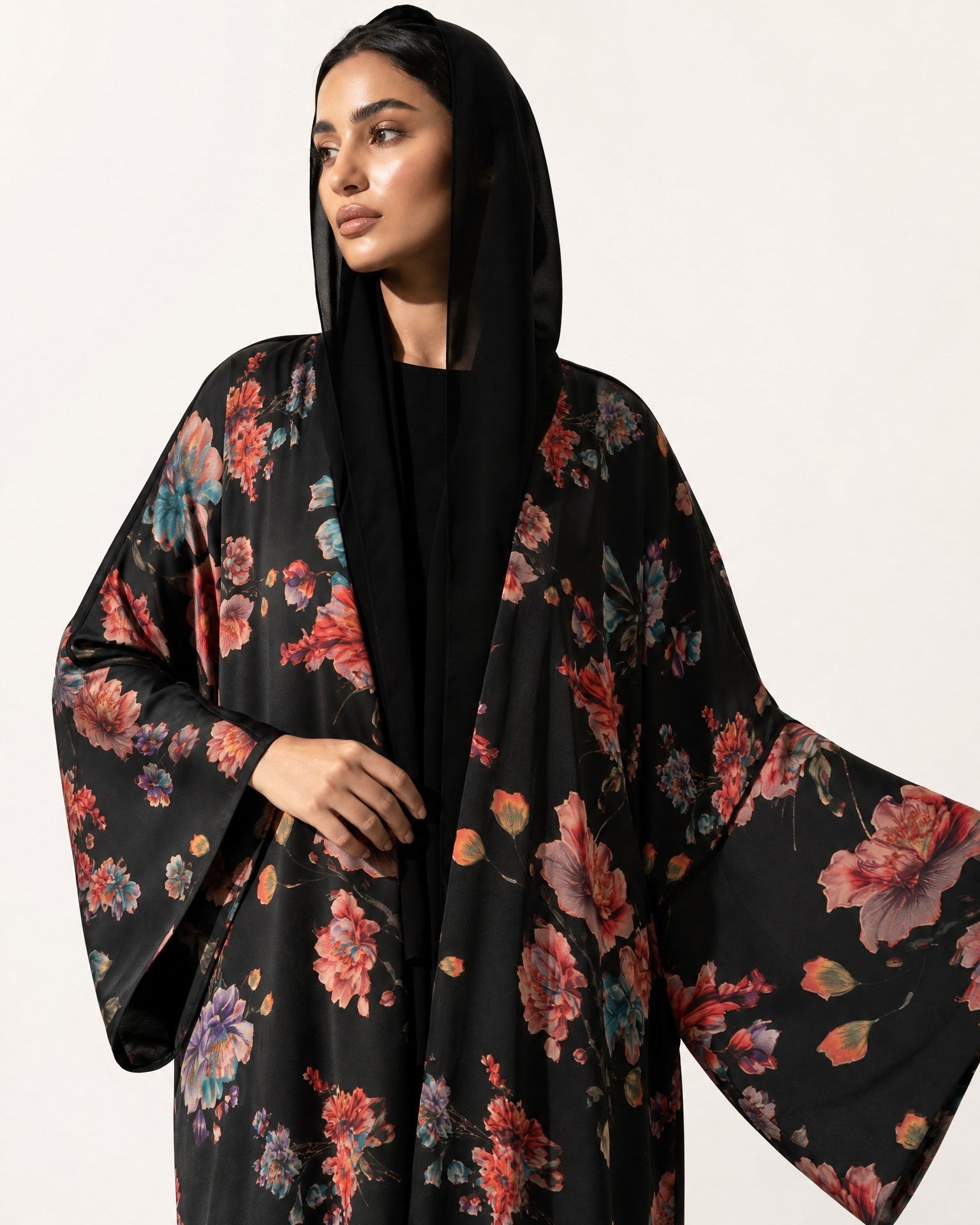 BA010BK ABAYA - BY AFRAA - MIRA Y MANO
