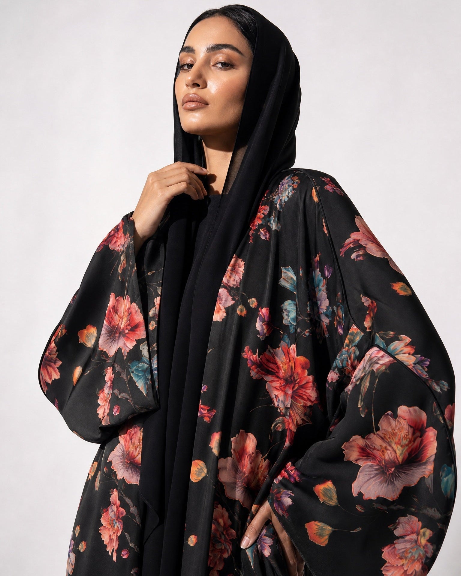 BA010BK ABAYA - BY AFRAA - MIRA Y MANO