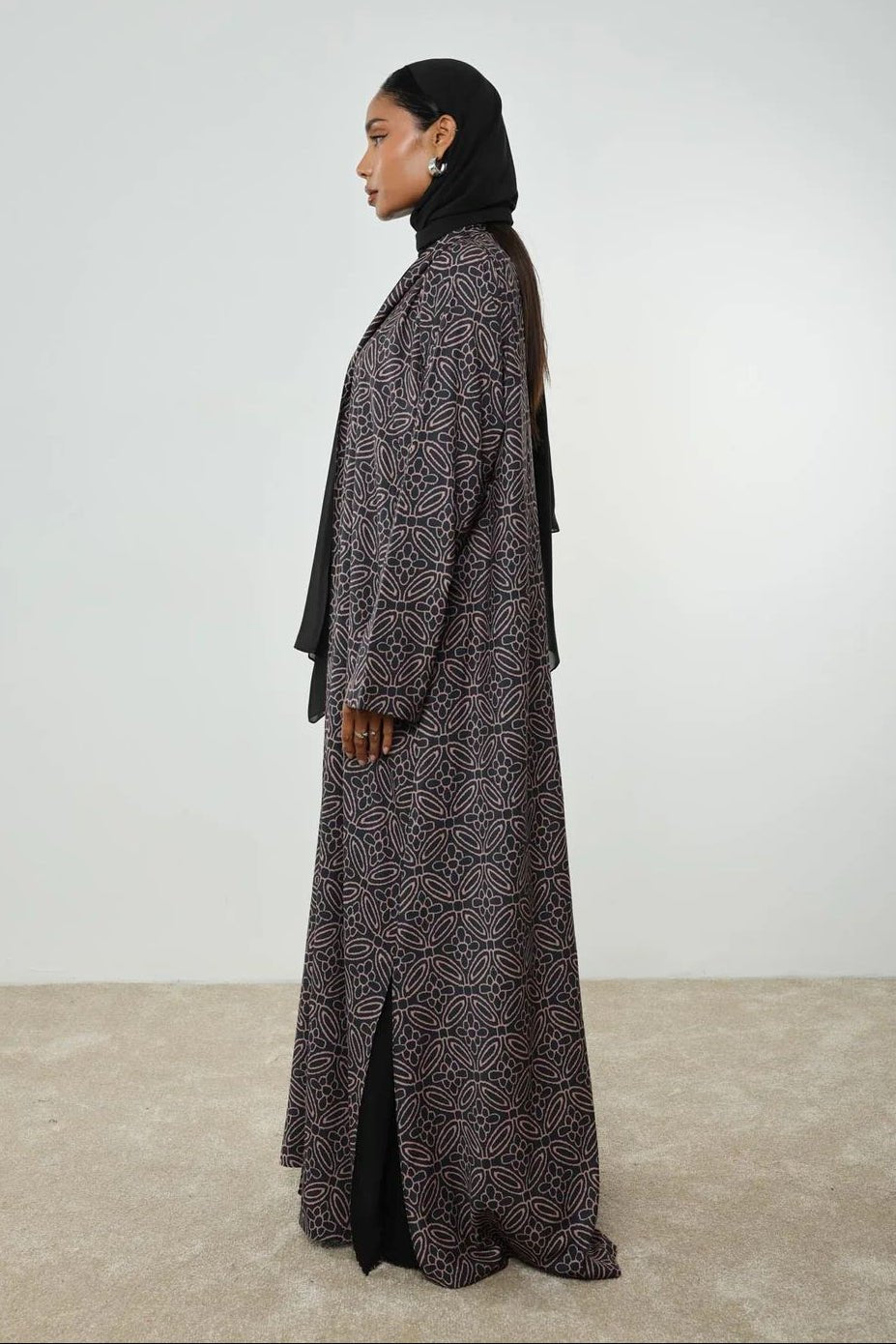 AMARA ABAYA - BY NOUF - MIRA Y MANO