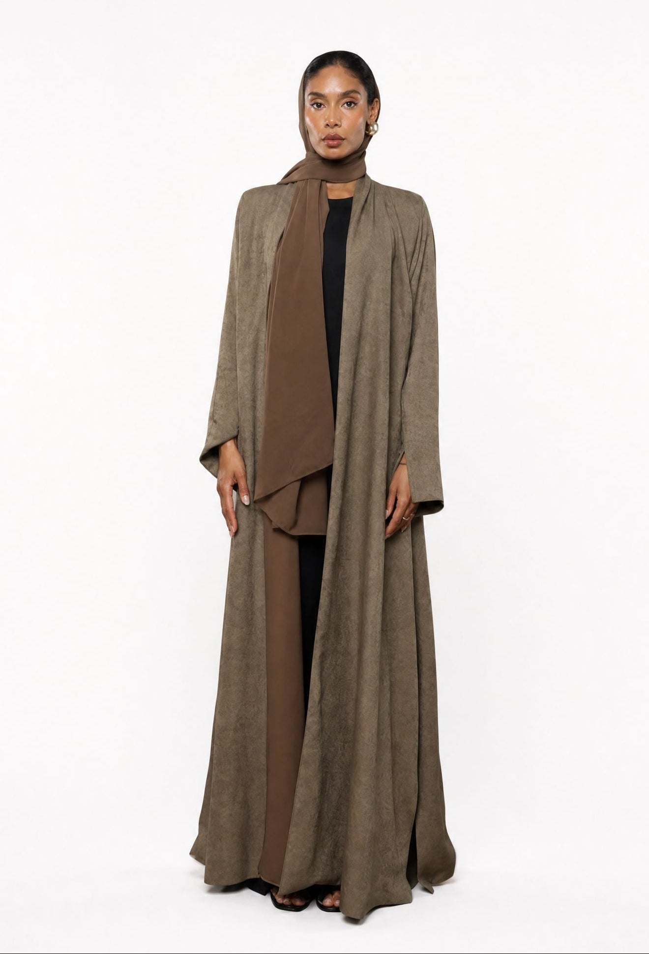 DAHILA ABAYA - BY NOUF - MIRA Y MANO