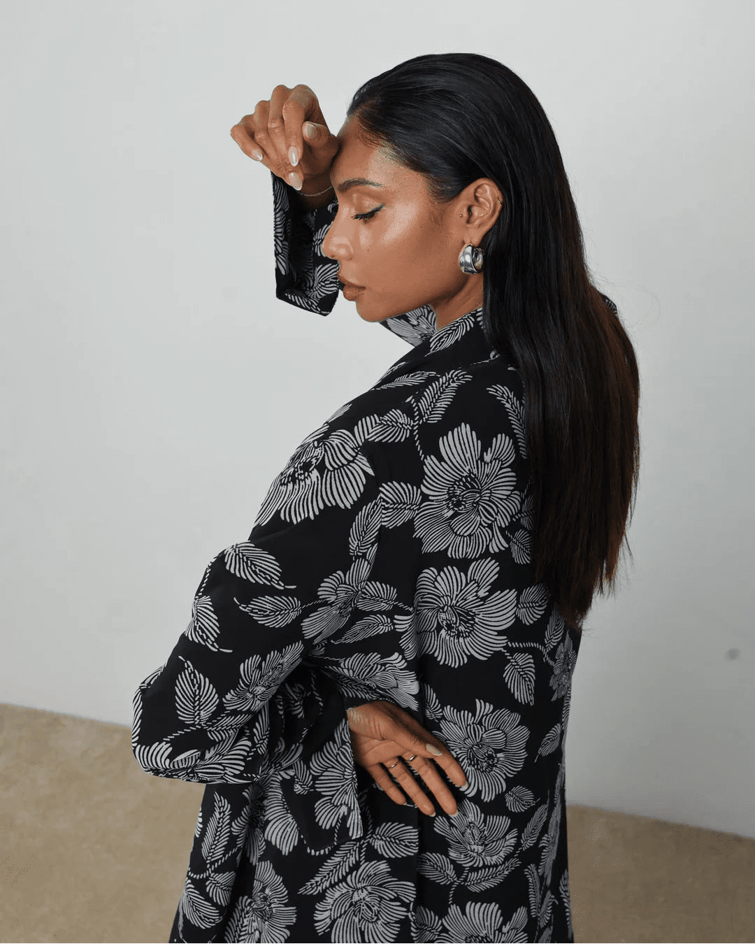 LILACL ABAYA - BY NOUF - MIRA Y MANO