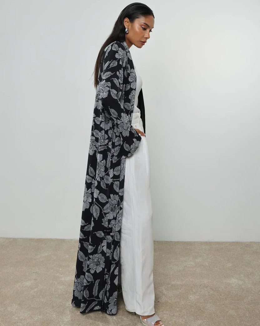LILACL ABAYA - BY NOUF - MIRA Y MANO